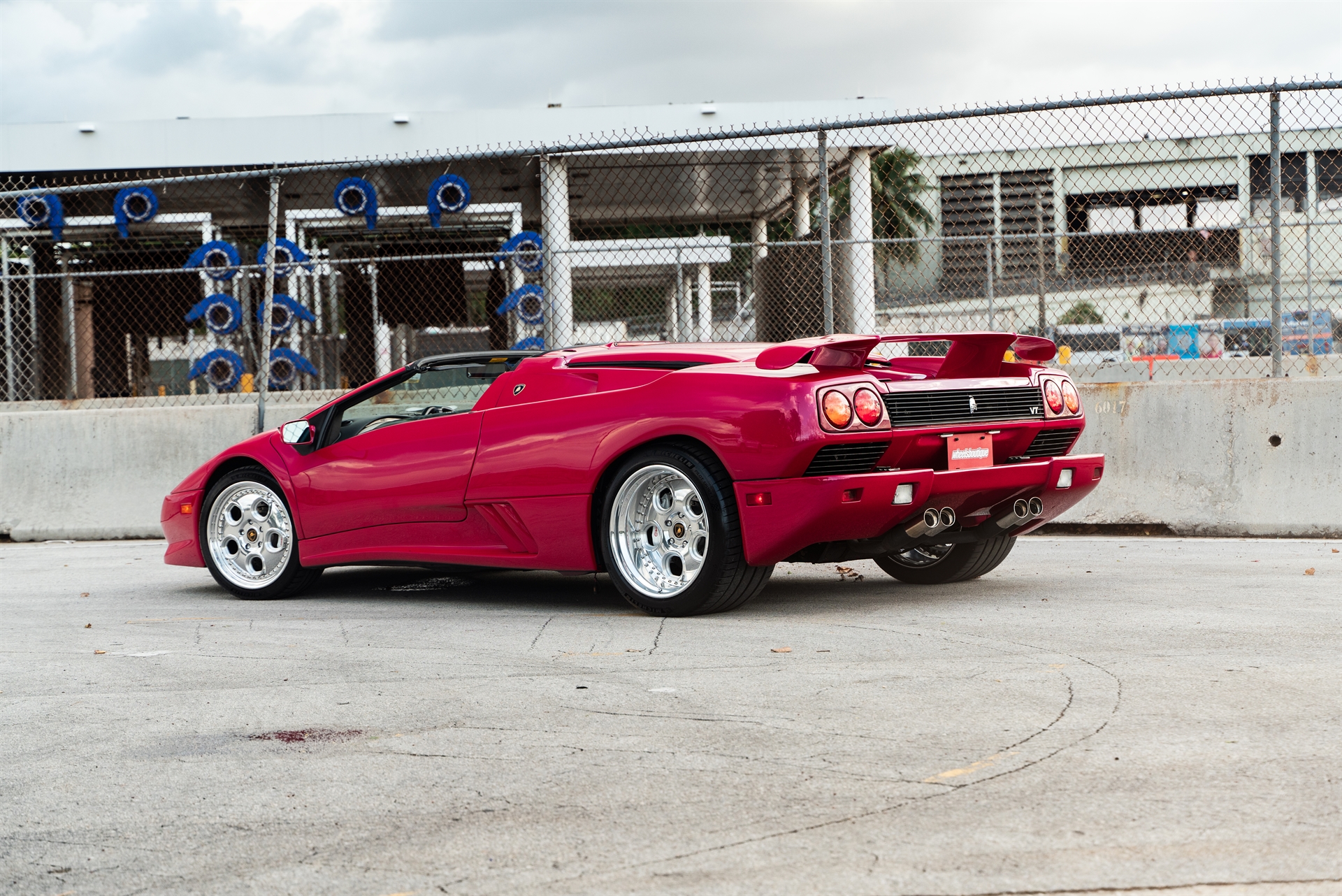 Lamborghini Diablo VT on 1886 Wheels