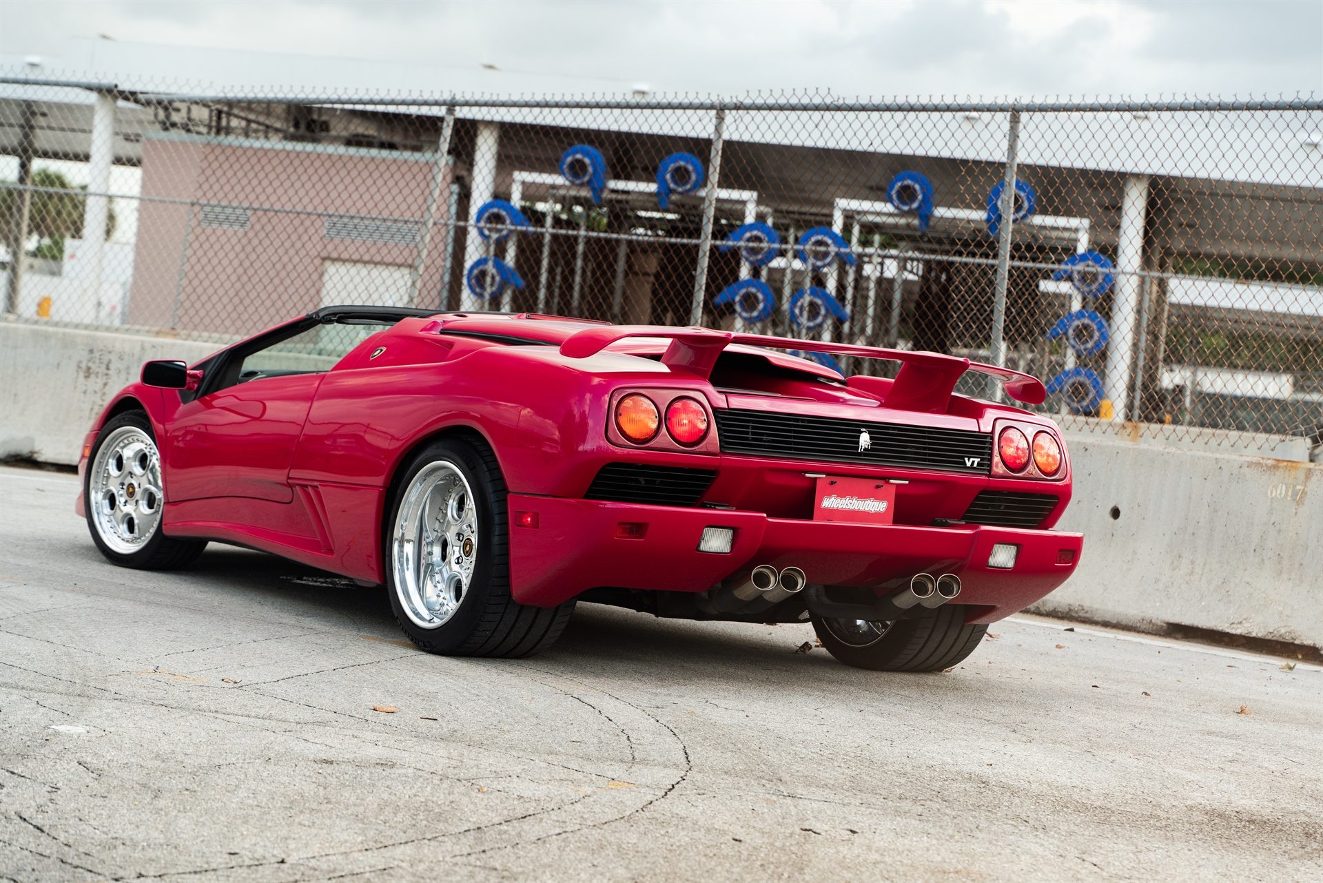 Lamborghini Diablo VT on 1886 Wheels