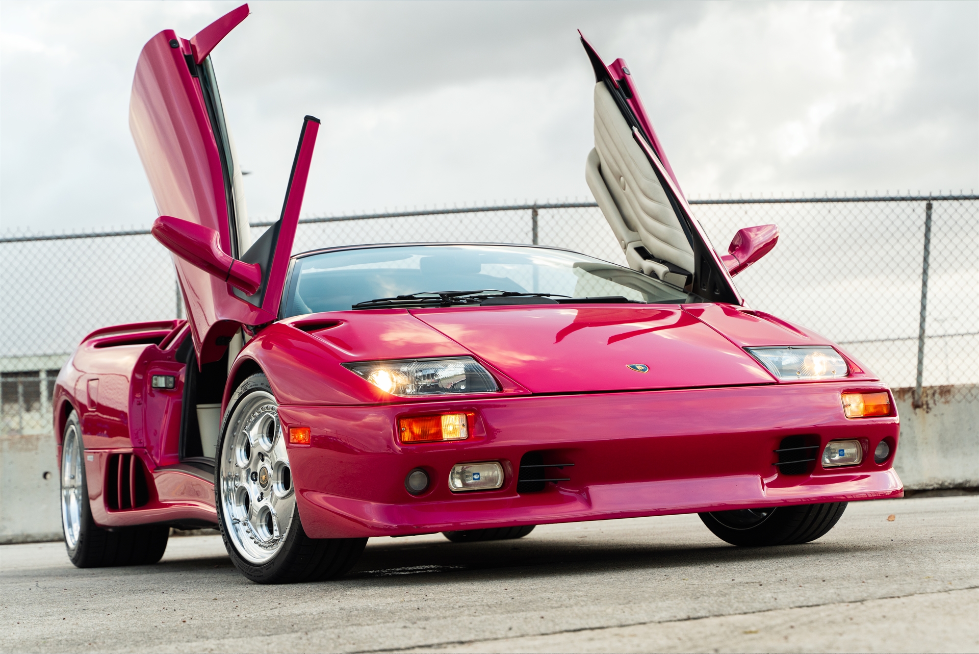 Lamborghini Diablo VT on 1886 Wheels