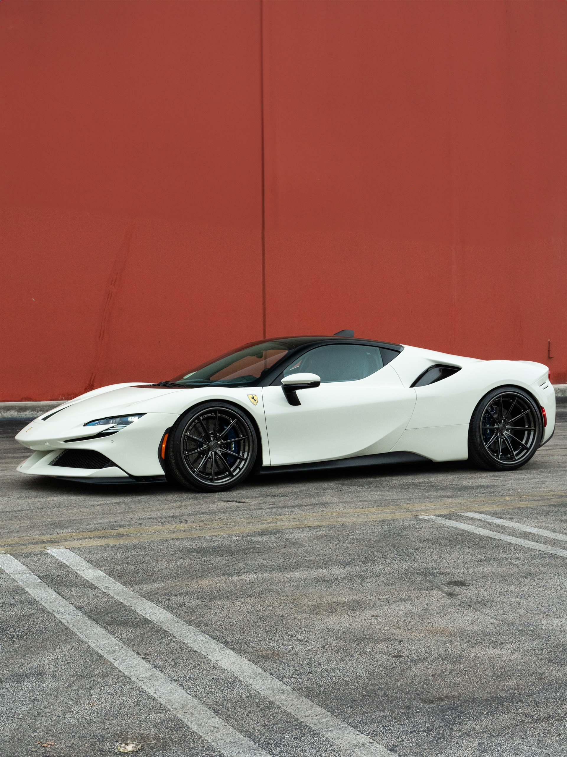 Ferrari SF90 | Bianco Avus | on 1886 G010 | Polished Liquid Smoke