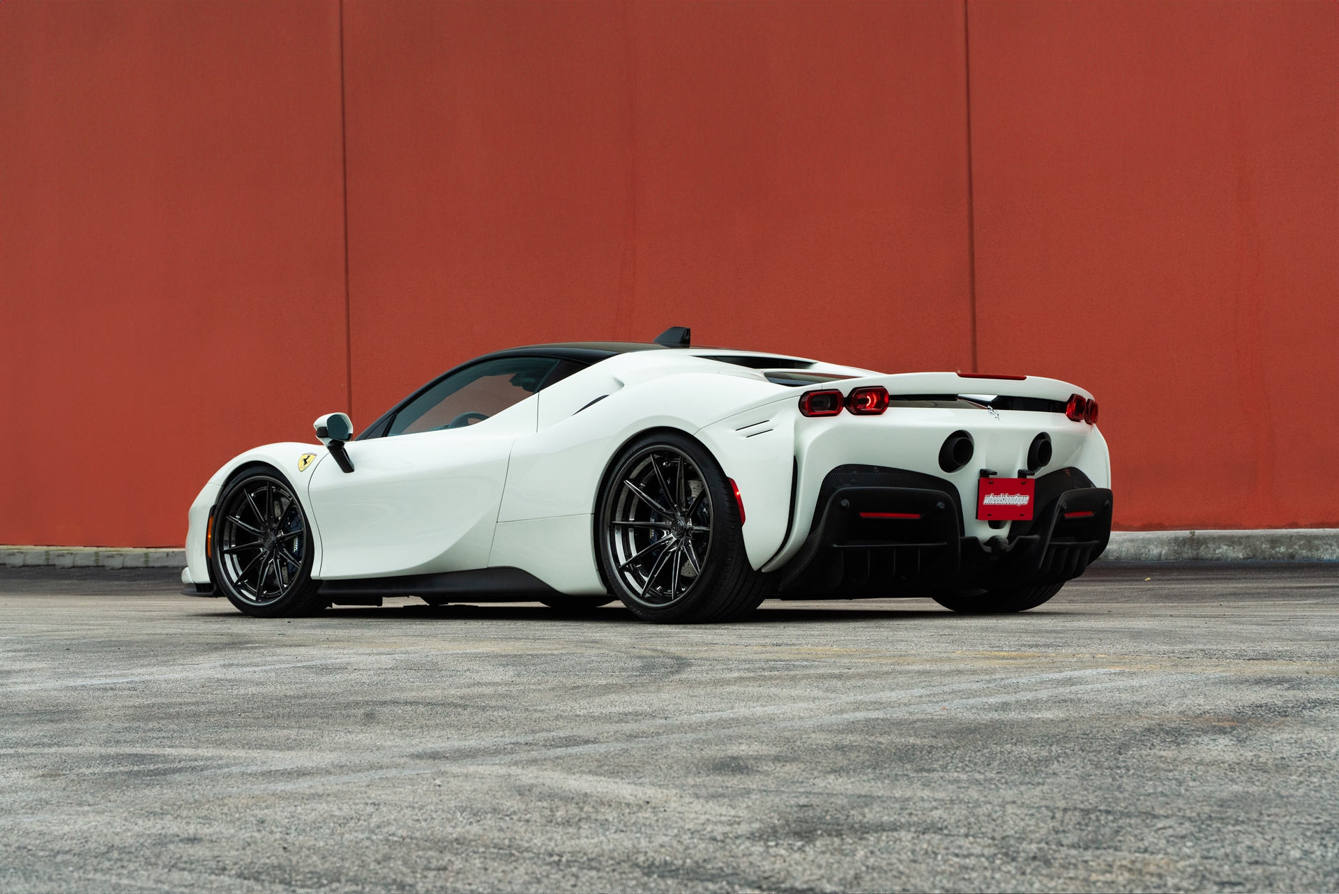 Ferrari SF90 | Bianco Avus | on 1886 G010 | Polished Liquid Smoke