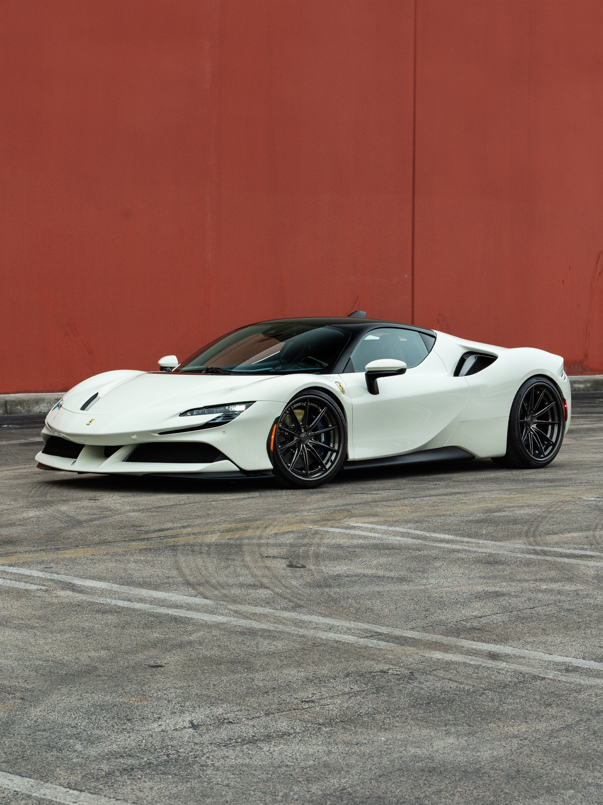 Ferrari SF90 | Bianco Avus | on 1886 G010 | Polished Liquid Smoke