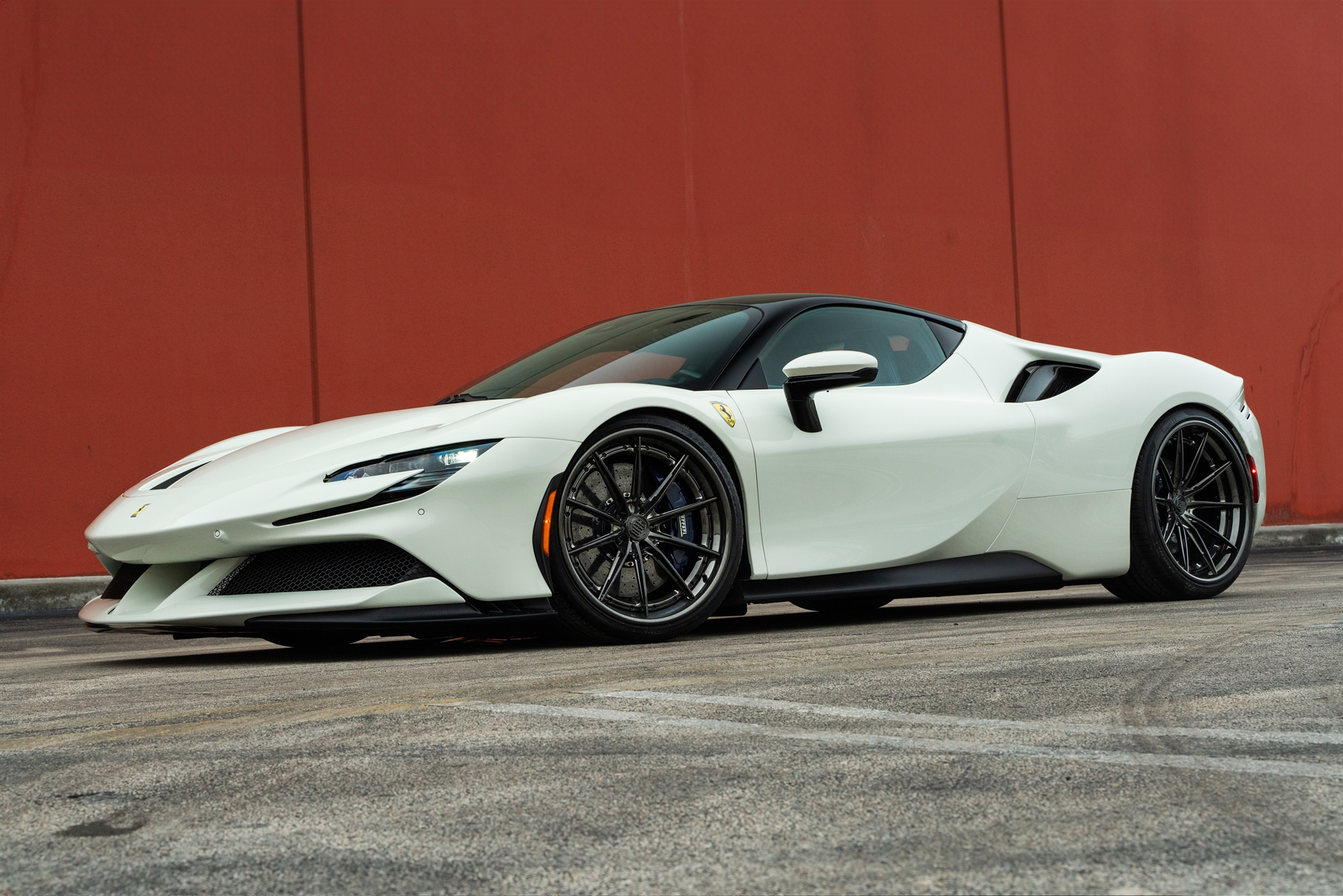 Ferrari SF90 | Bianco Avus | on 1886 G010 | Polished Liquid Smoke