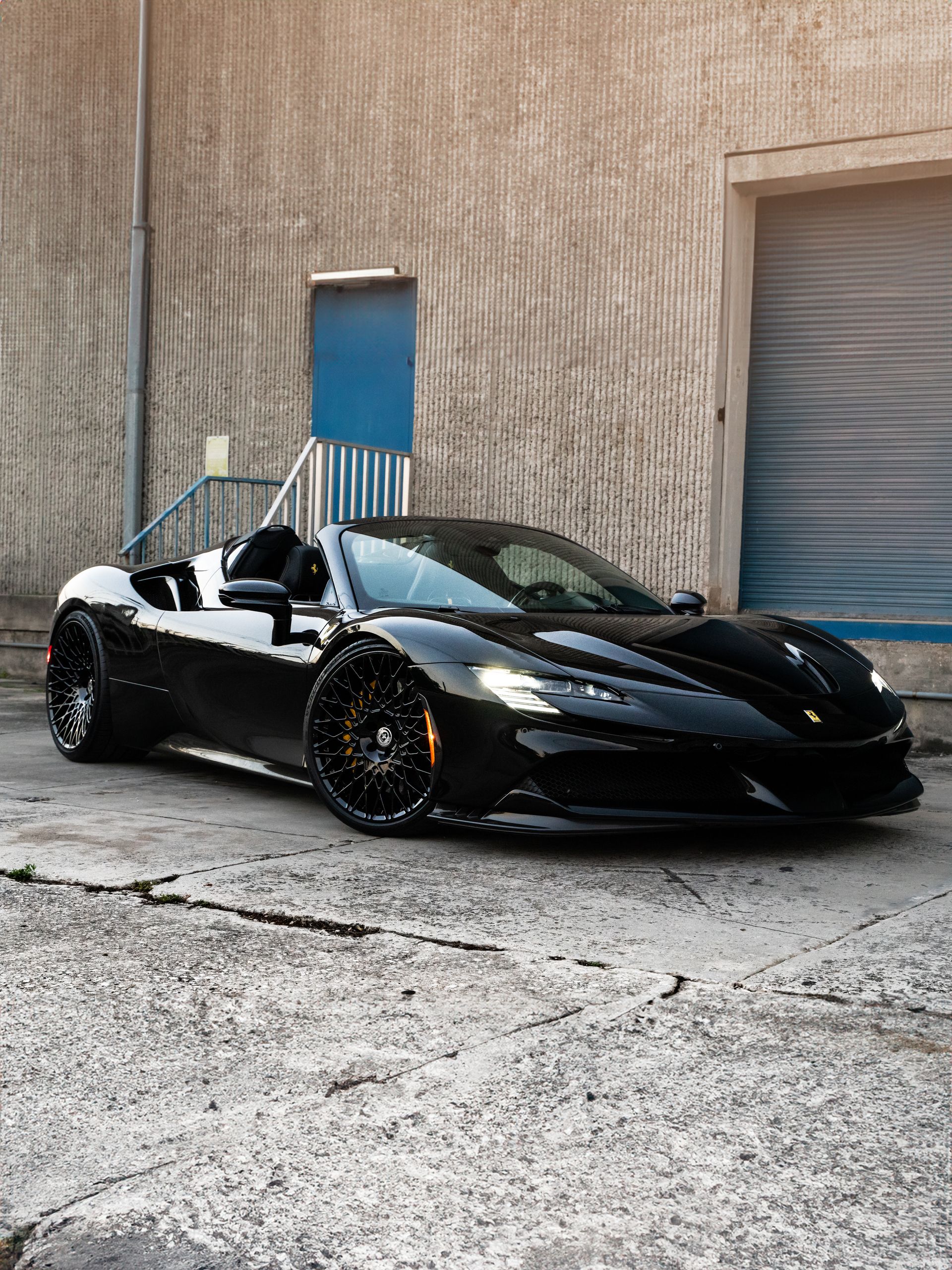 Ferrari SF90 | Nero | on HRE 501M | Gloss Black