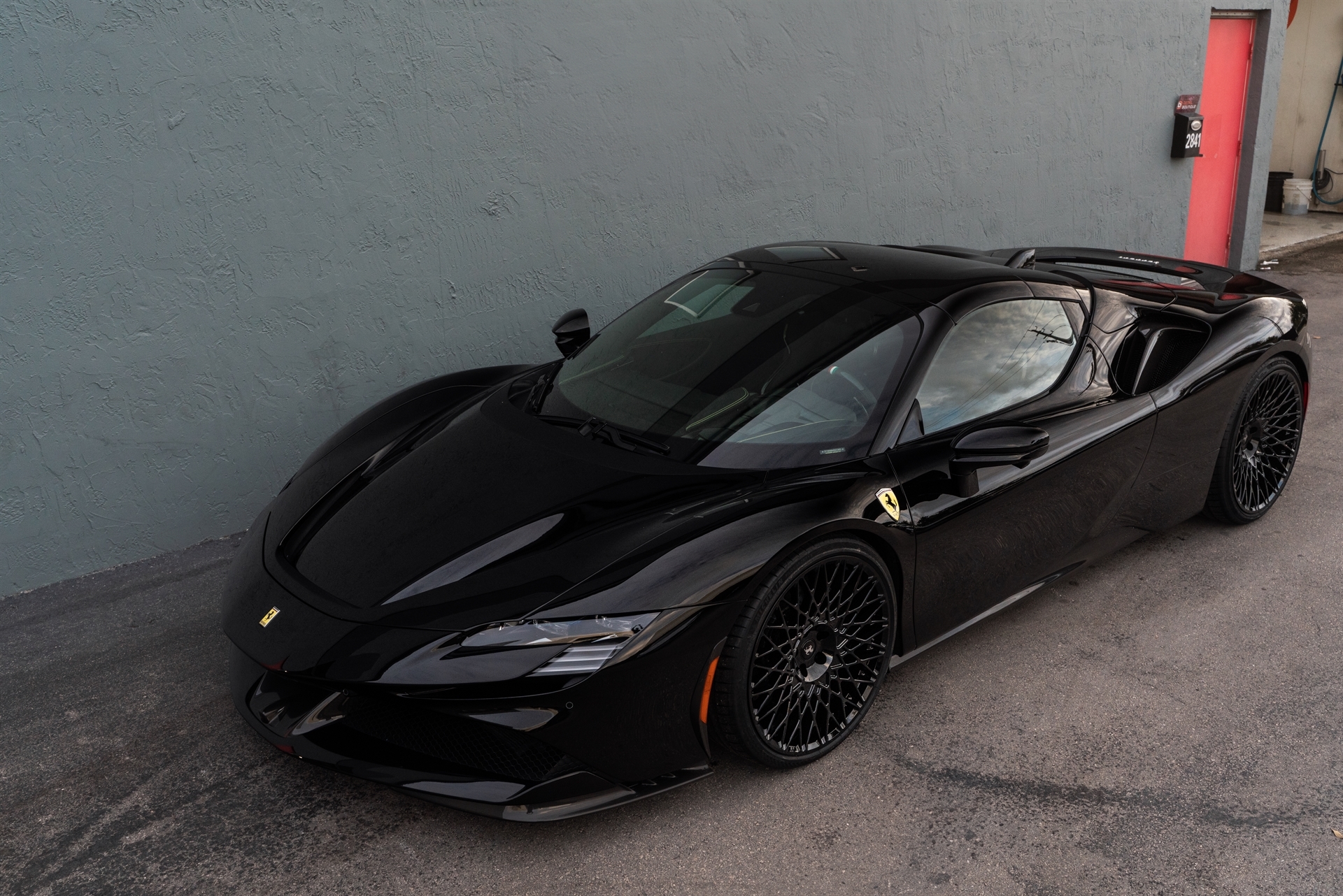 Ferrari SF90 | Nero | on HRE 501M | Gloss Black