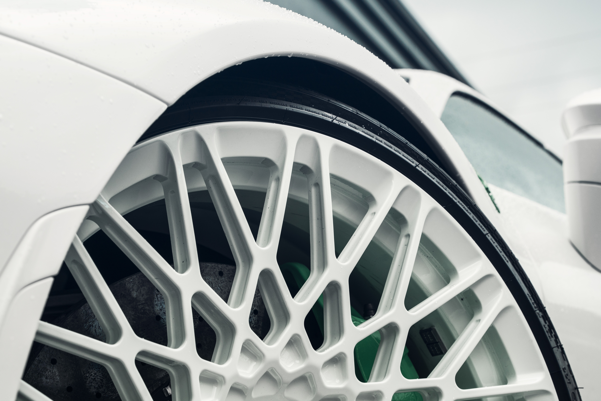 Ferrari SF90 | Bianco Avus | on 1886 S015 | Gloss White