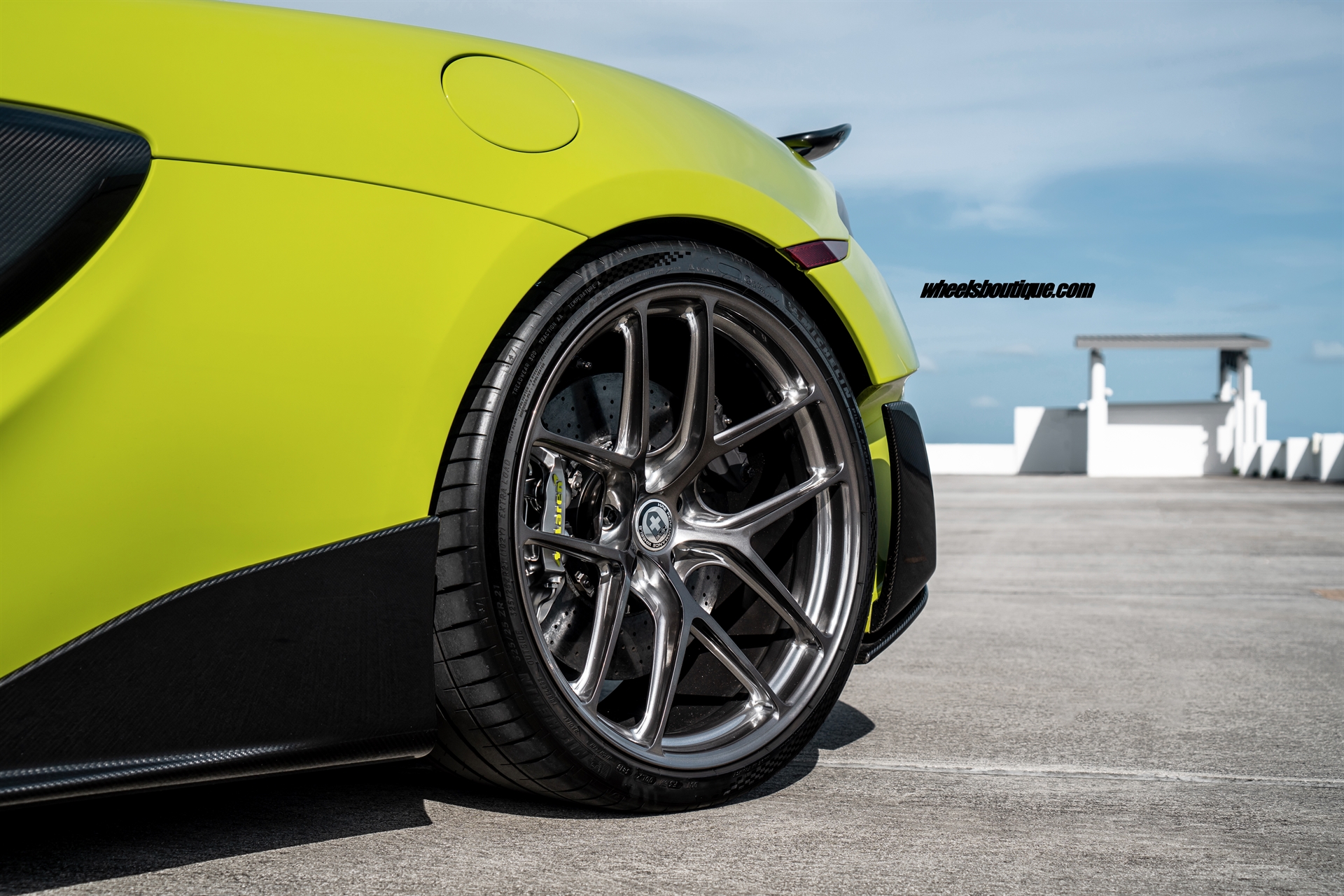 MCLAREN 600LT SPIDER ON HRE R101 LIGHTWEIGHT