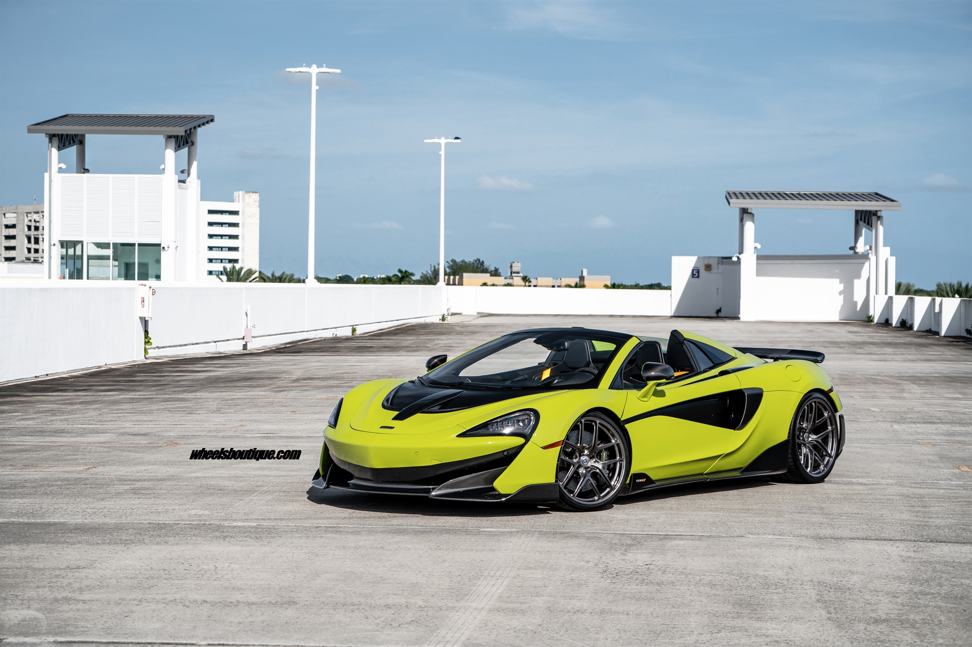 MCLAREN 600LT SPIDER ON HRE R101 LIGHTWEIGHT