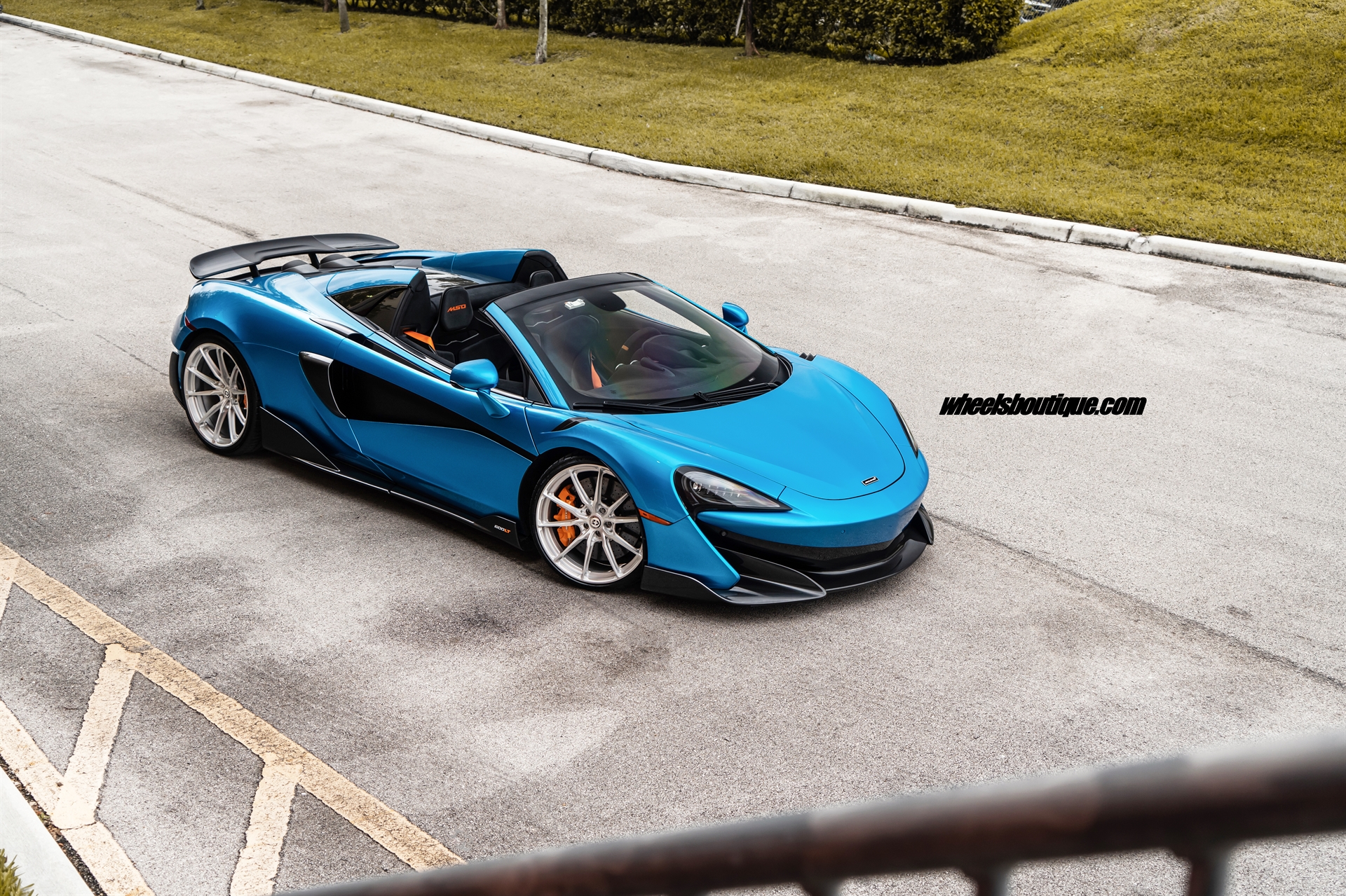 HRE P104SC | McLaren 600LT MSO Ludus Blue Spider