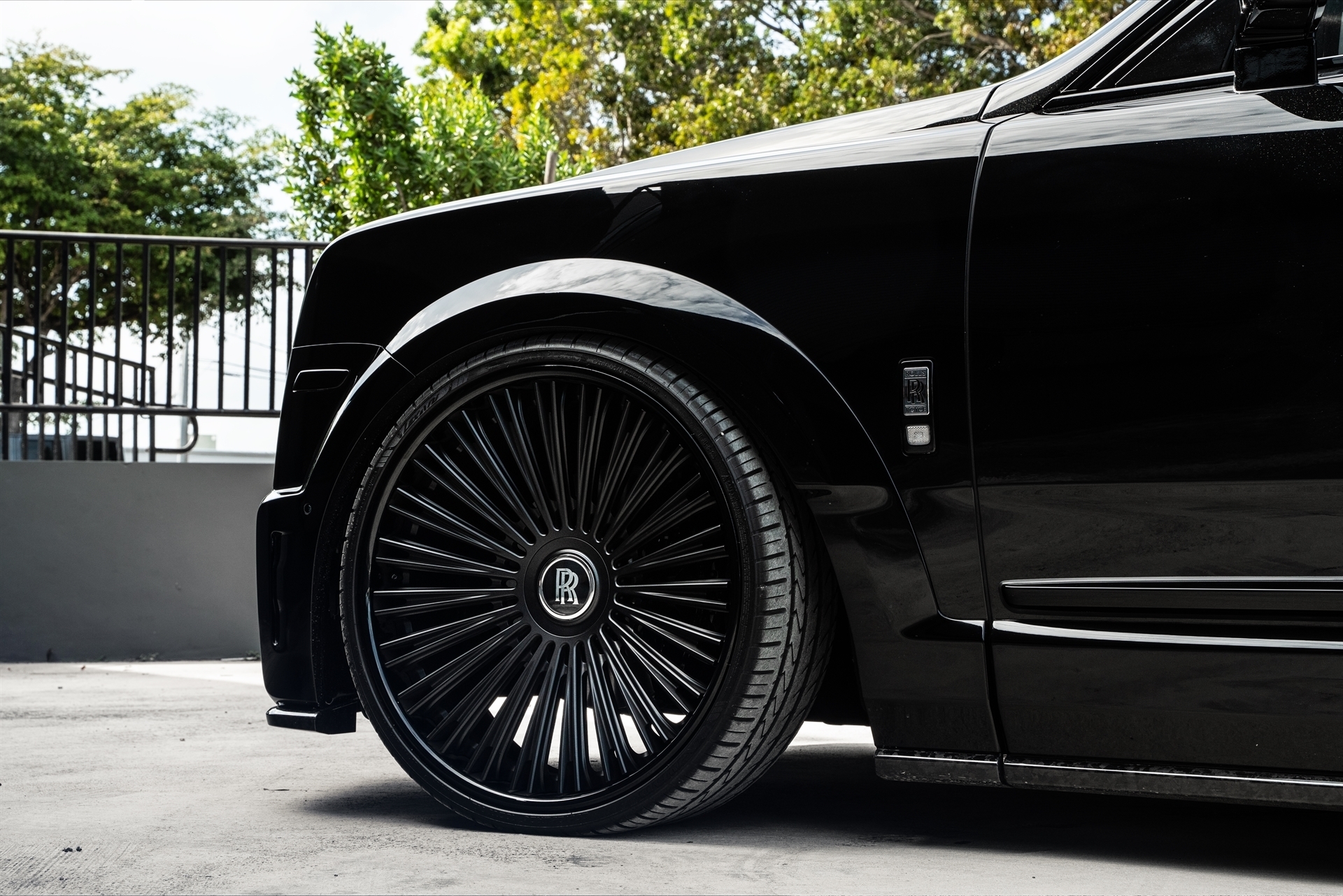 Urban Auto Kit /1886 wheels | Rolls Royce Cullinan
