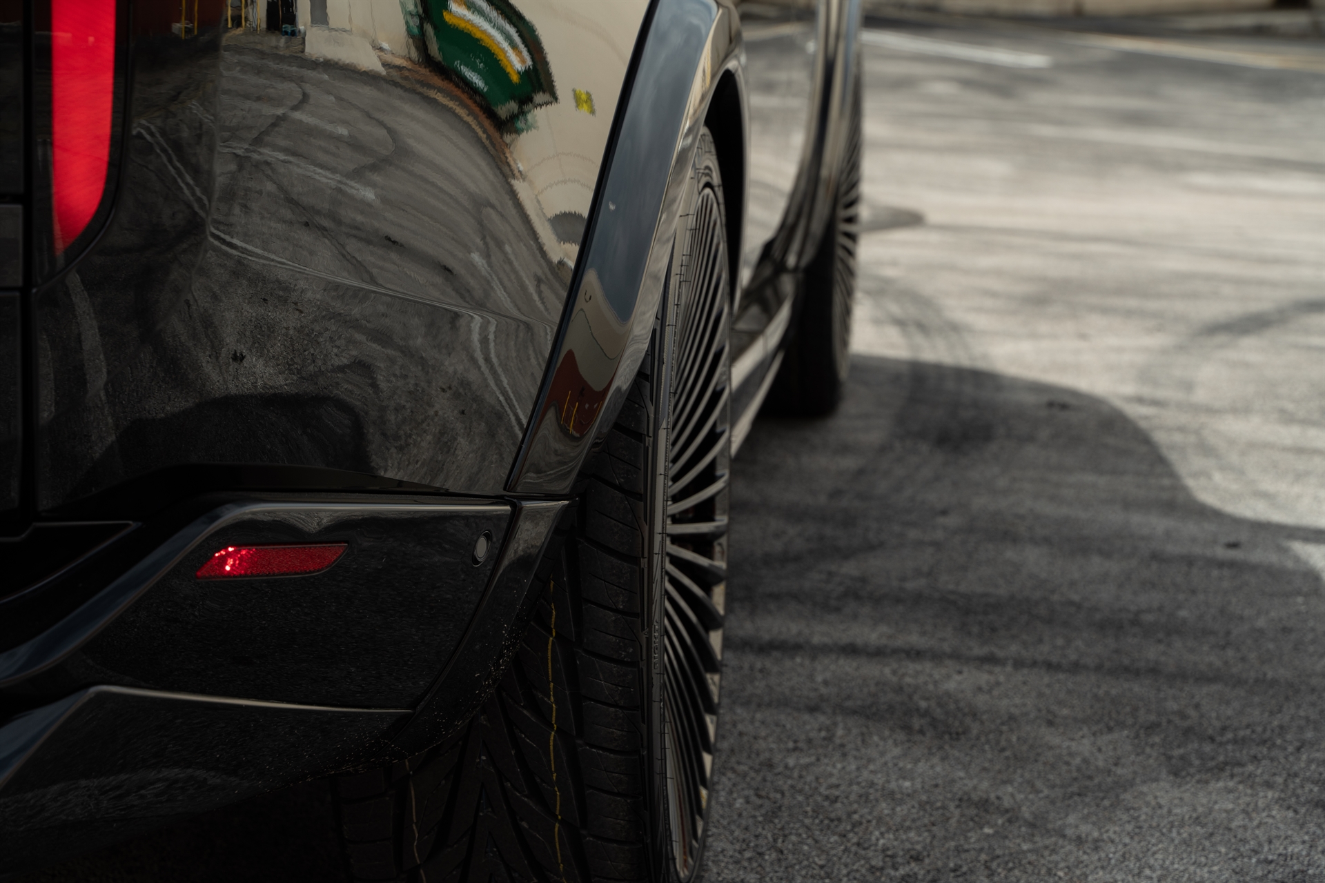 Range Rover | Santorini Black | on Forgiato Trimestre-M | Gloss Black