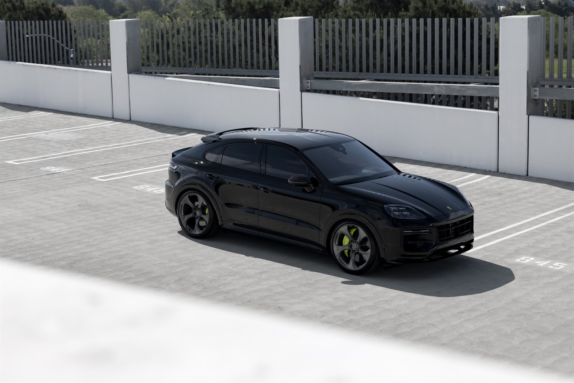 Porsche Cayenne on HRE 522M