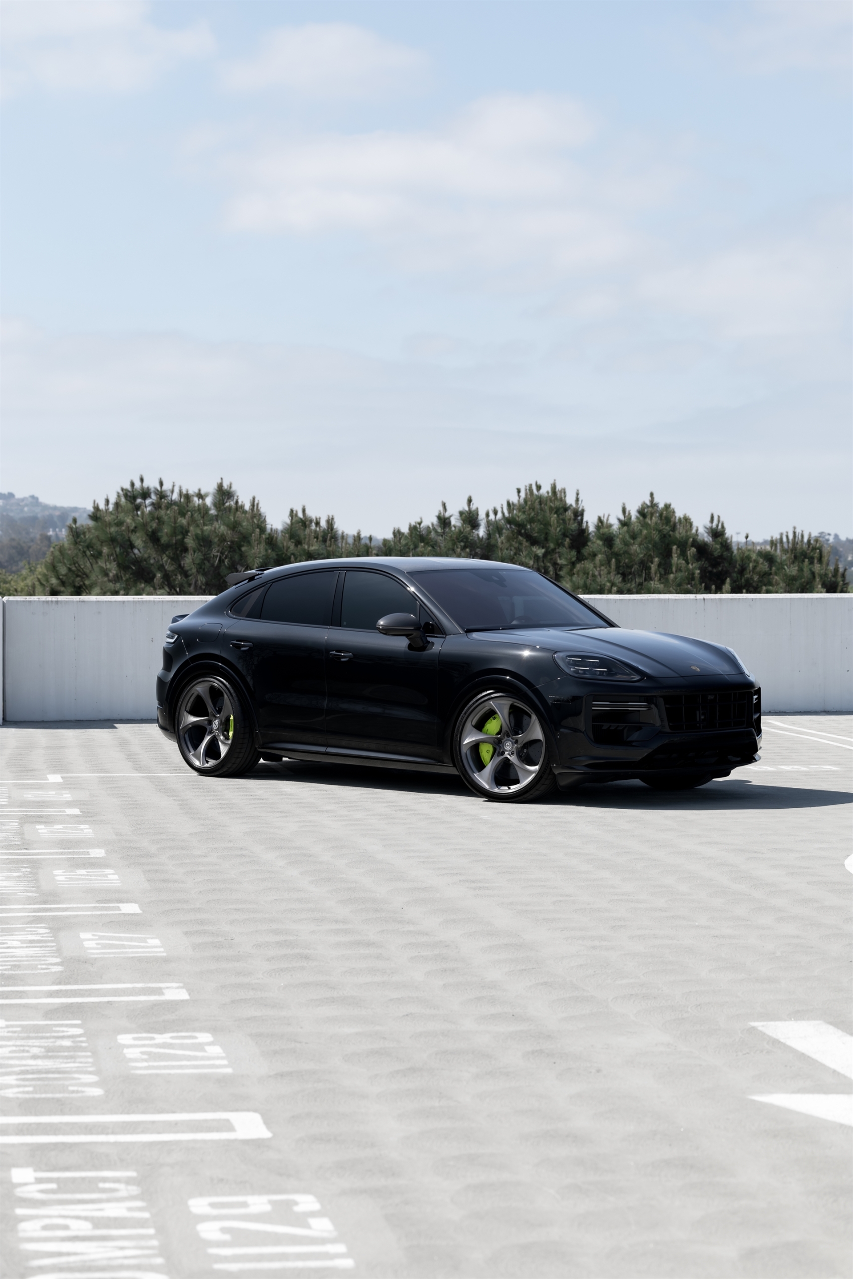 Porsche Cayenne on HRE 522M