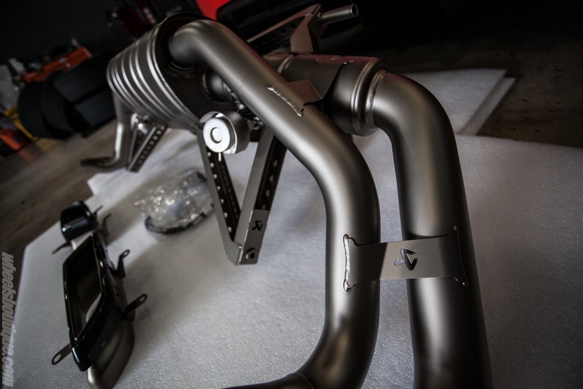 Akrapovic Exhaust Install – Audi R8 V10 (2017)