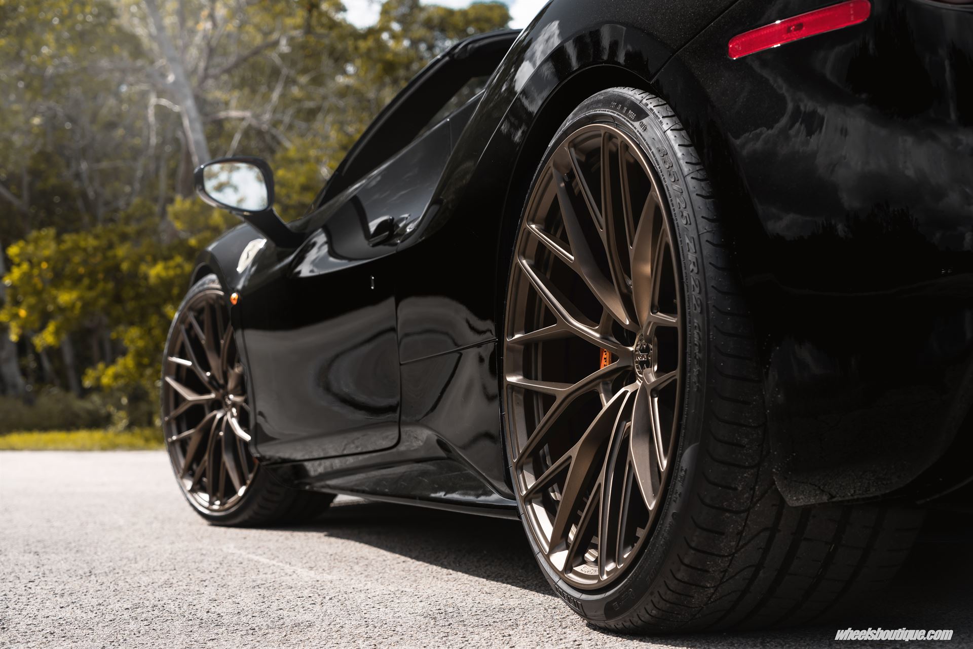 Ferrari 488 Spider | Nero | on ANRKY AN10 | Satin Bronze