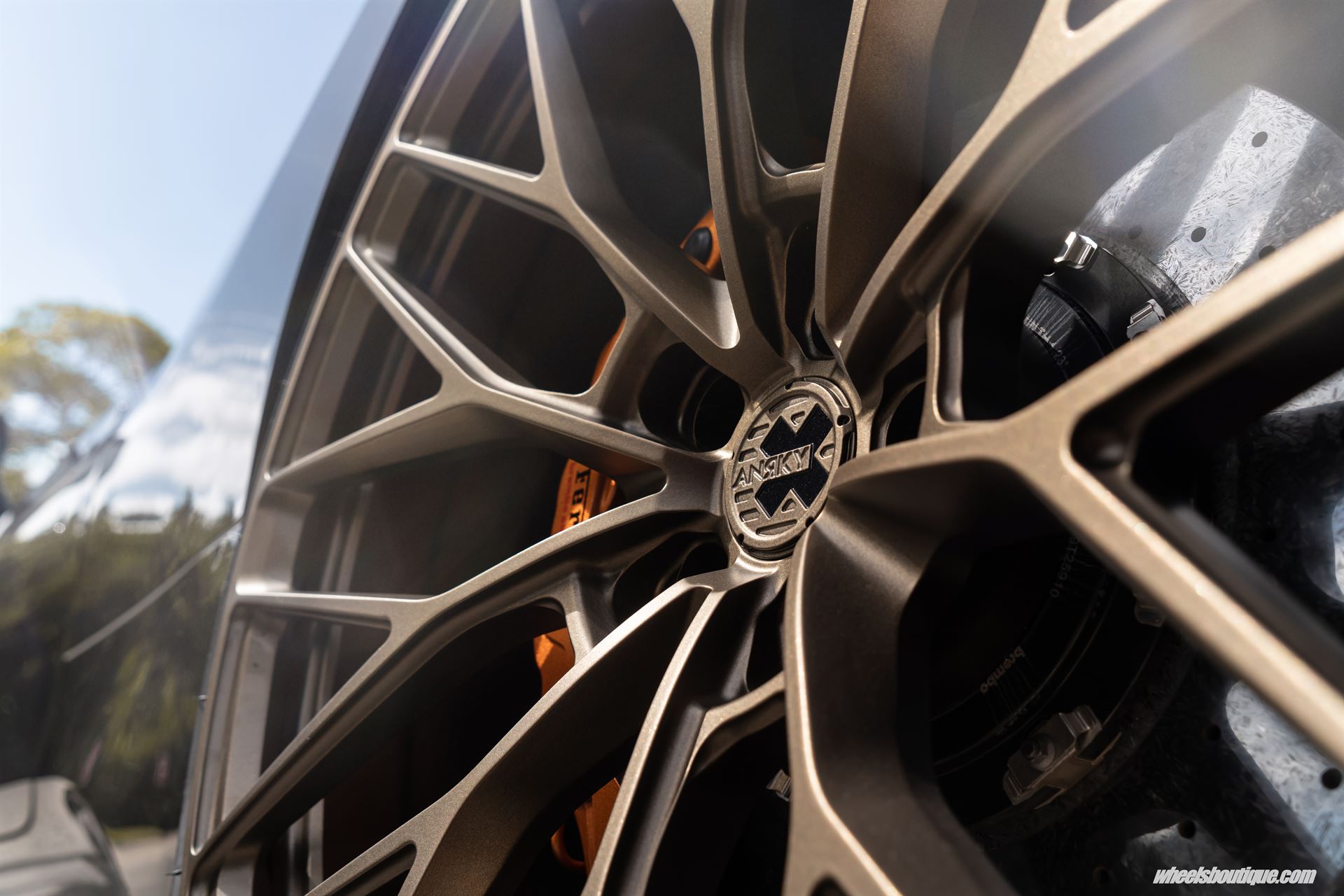 Ferrari 488 Spider | Nero | on ANRKY AN10 | Satin Bronze