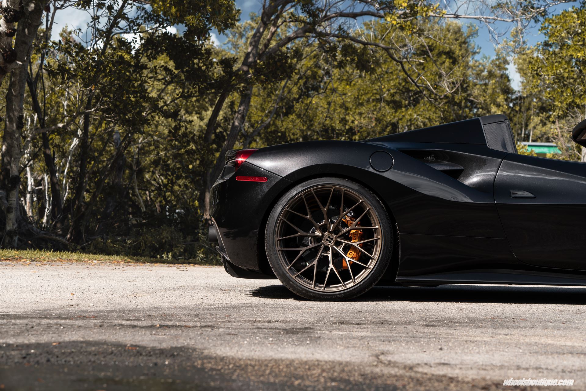 Ferrari 488 Spider | Nero | on ANRKY AN10 | Satin Bronze