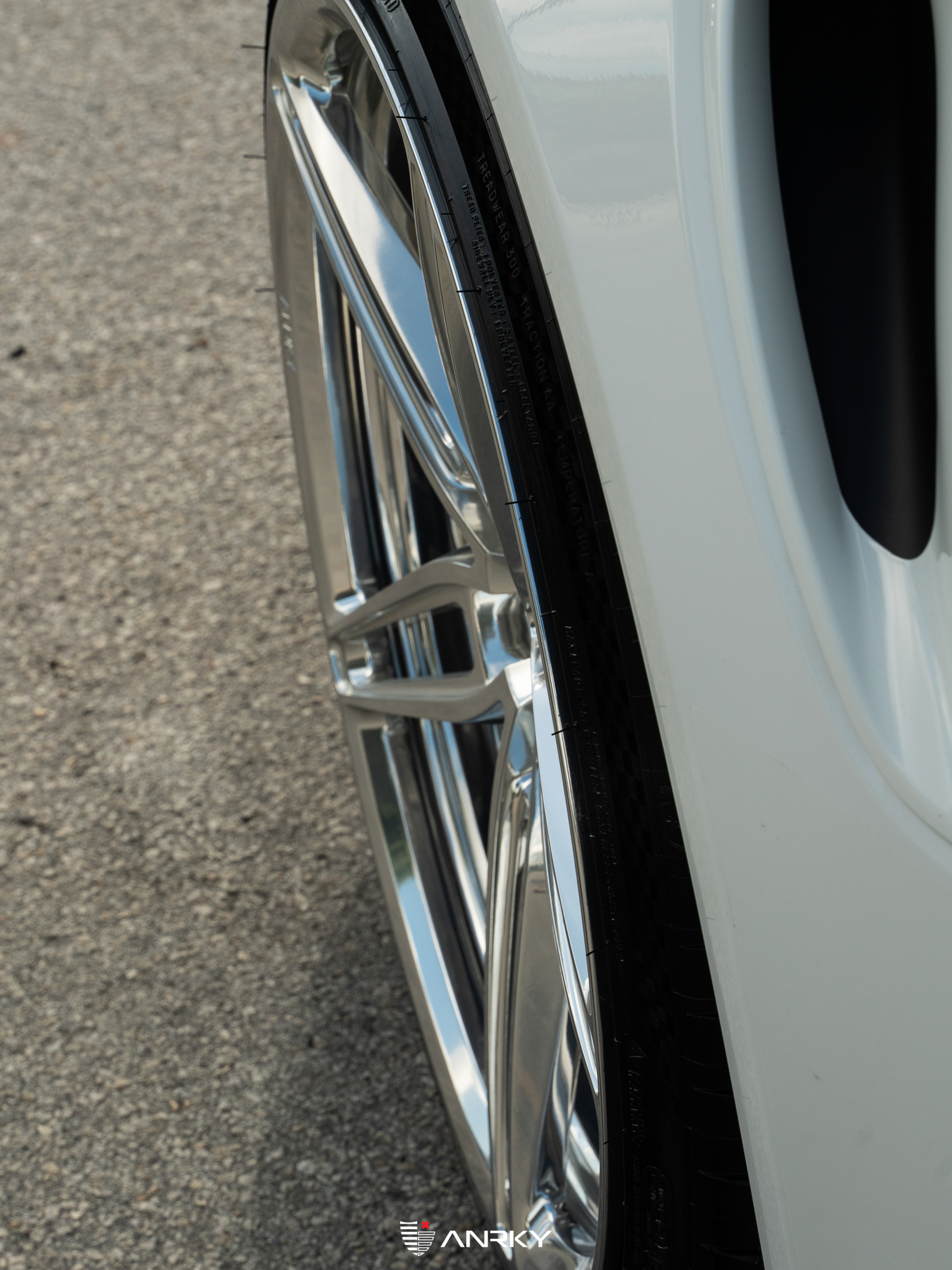 Porsche 992 Turbo – AN27 SeriesTWO