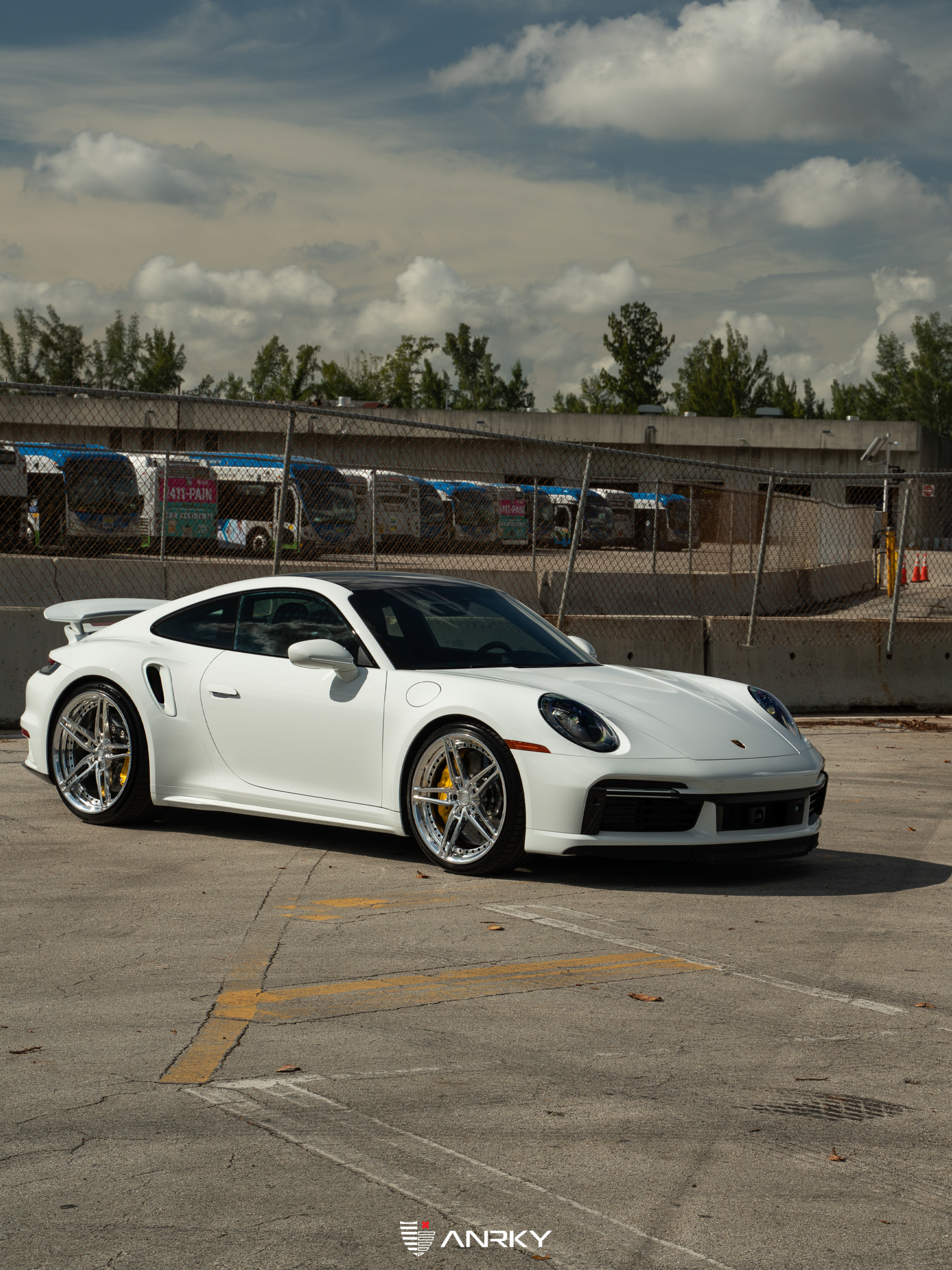 Porsche 992 Turbo – AN27 SeriesTWO