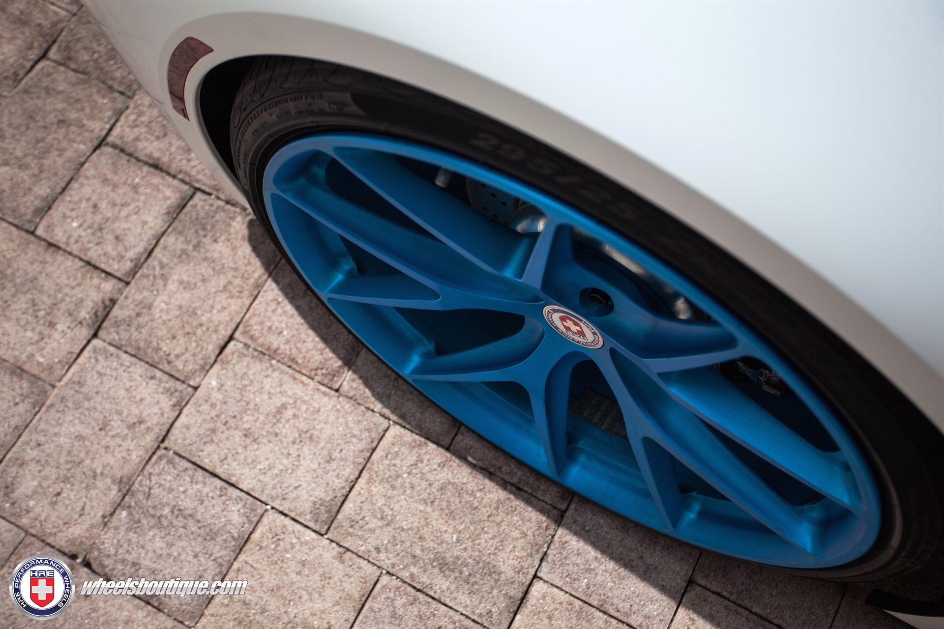 HRE P101 | BMW i8 White Carbon