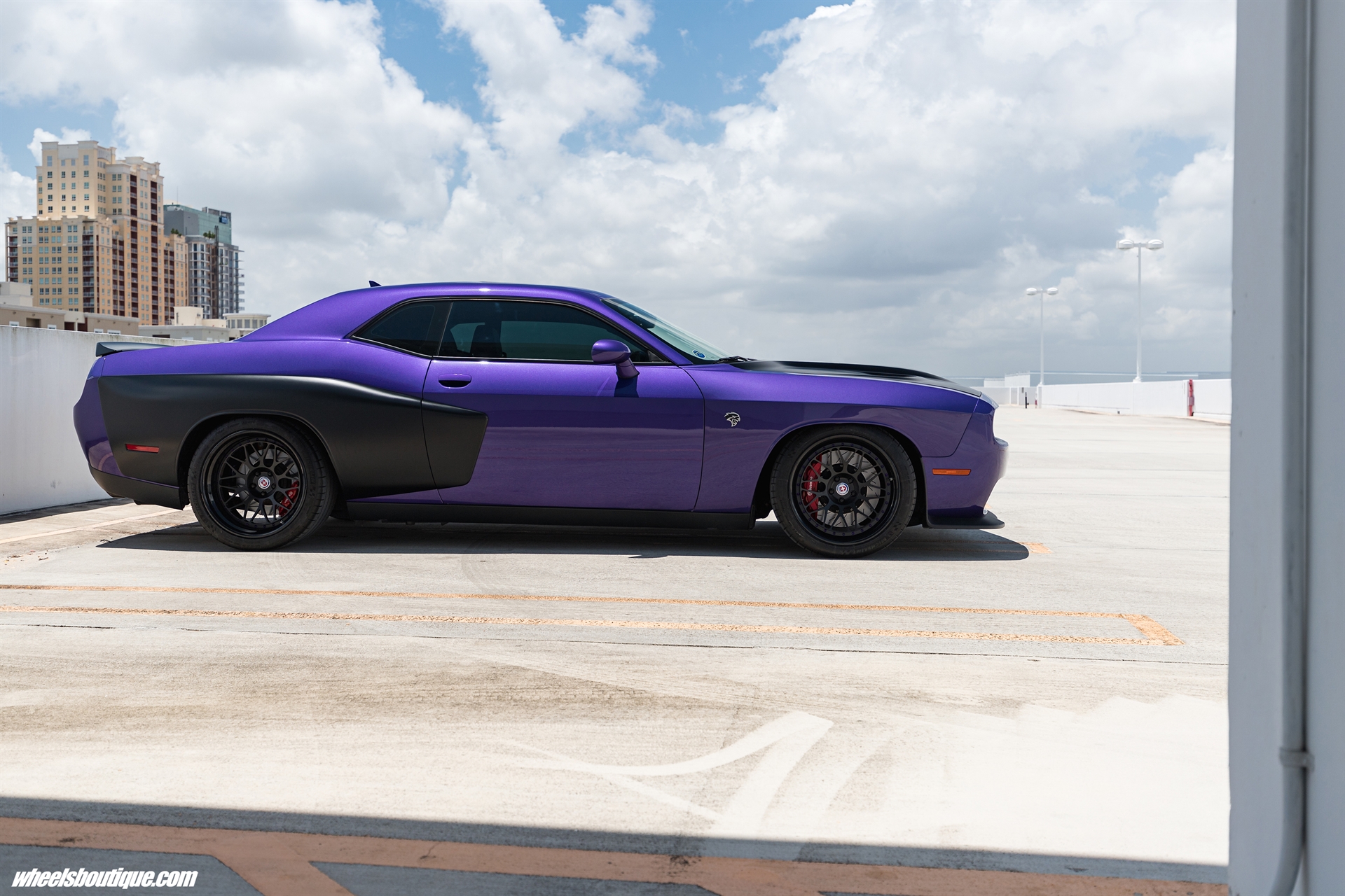 HRE Classic 300 | Dodge Challenger Hellcat (Widebody)
