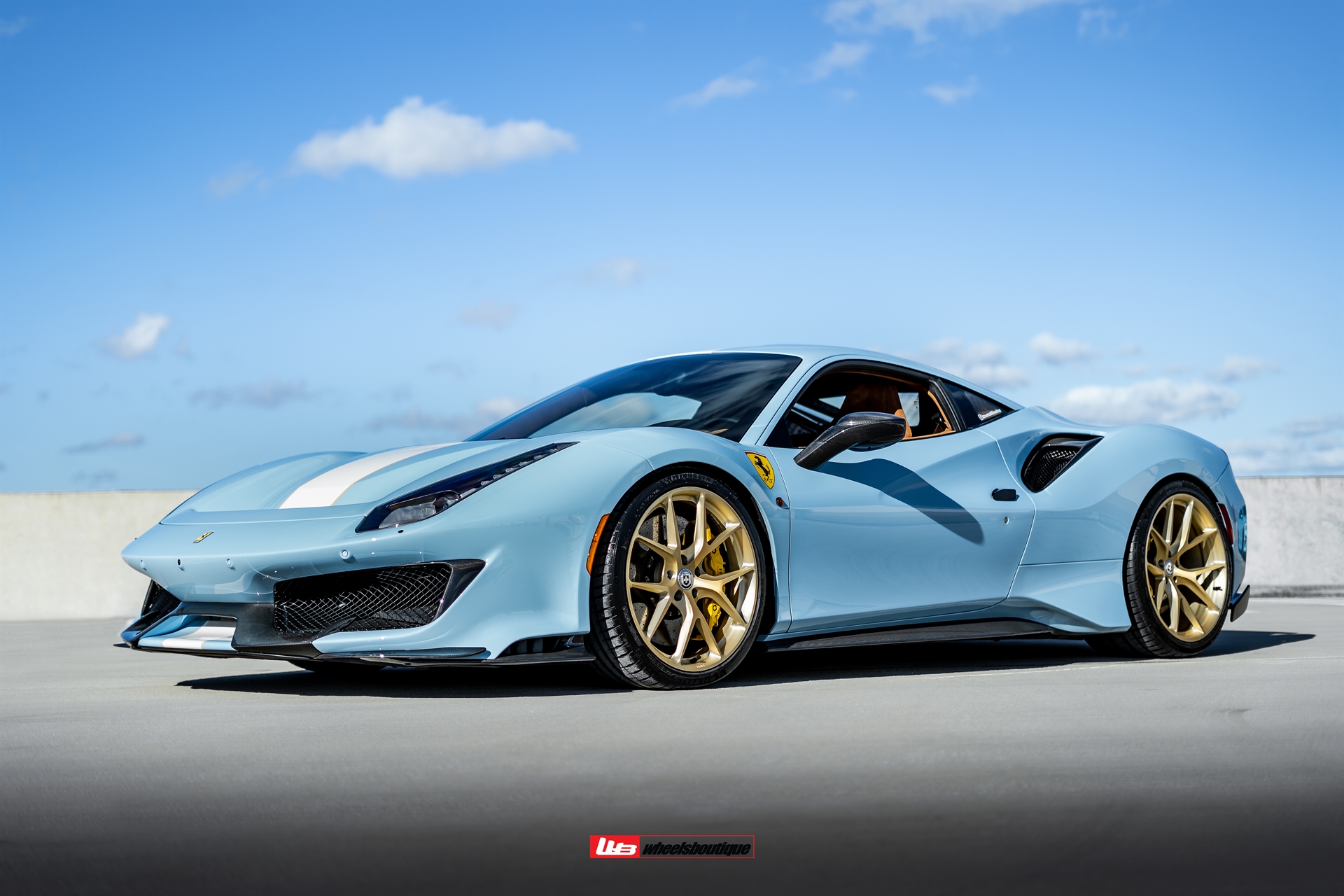 Ferrari 488 Pista | Azurro La Plata | HRE P101 | Frozen Brushed Gold