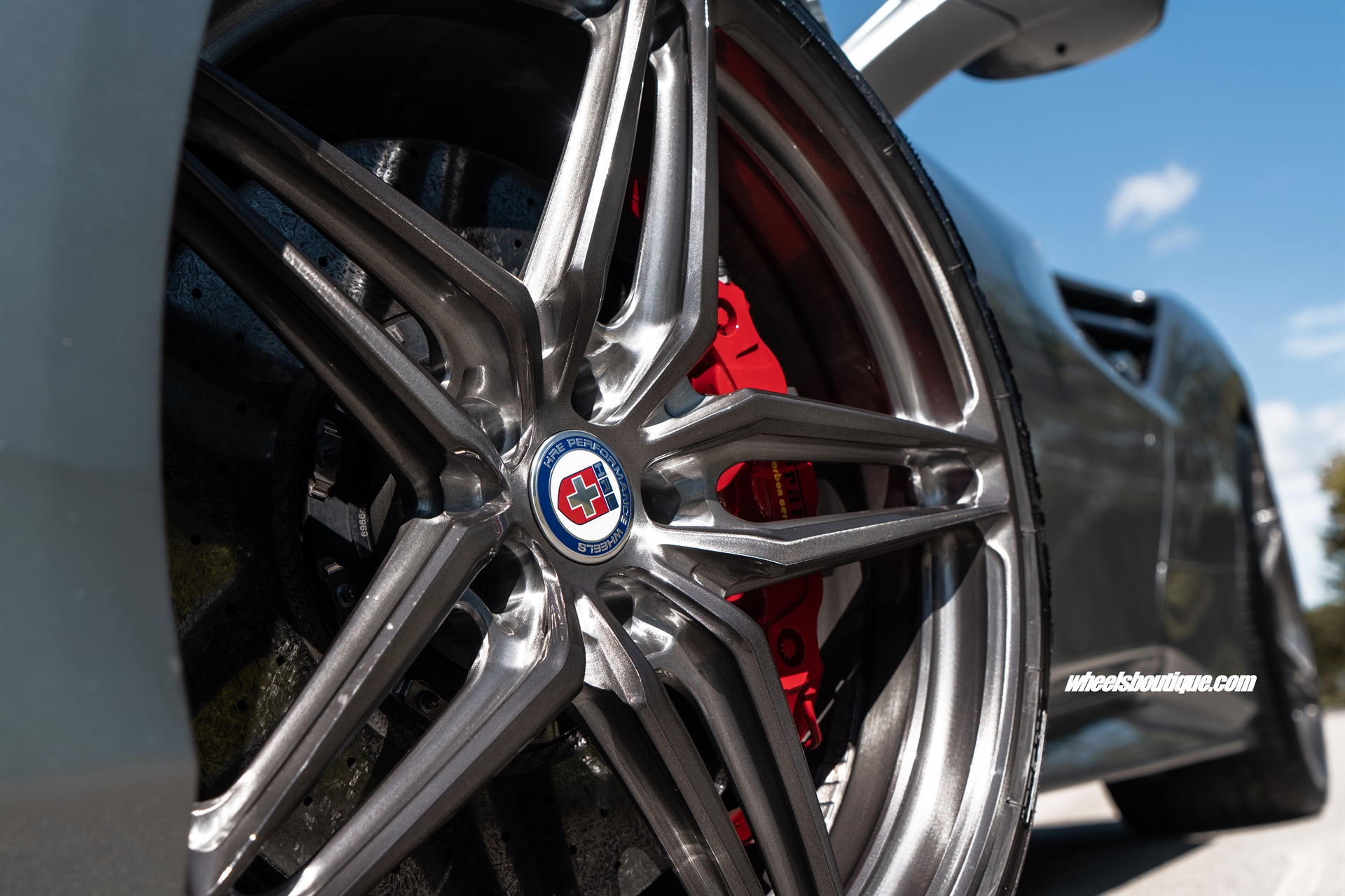 Ferrari 488 GTB | Grigio Silverstone | on HRE P107SC | Brushed Dark Clear