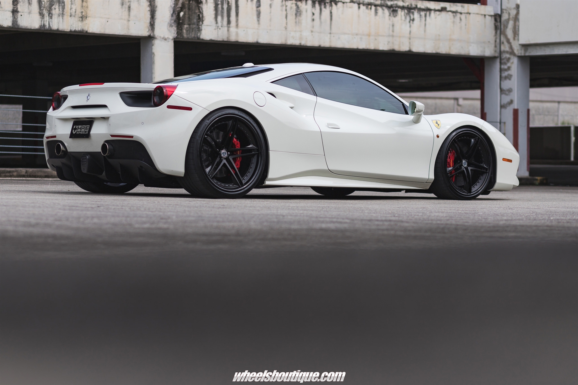 Ferrari 488 | Bianco Avus | on HRE S207 | Satin Black