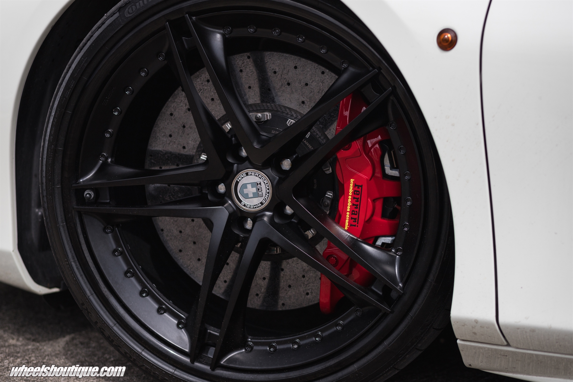 Ferrari 488 | Bianco Avus | on HRE S207 | Satin Black