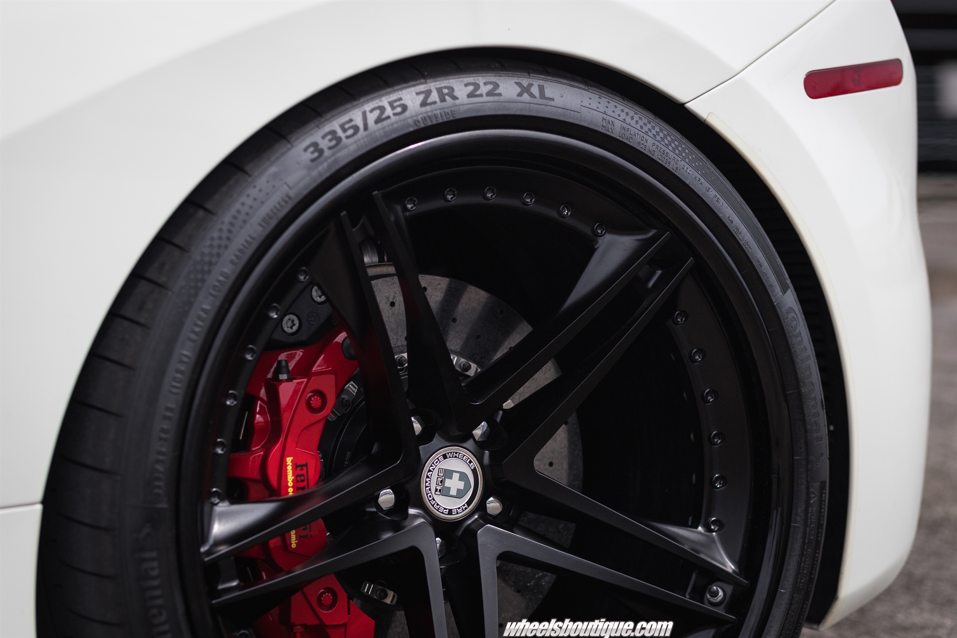 Ferrari 488 | Bianco Avus | on HRE S207 | Satin Black