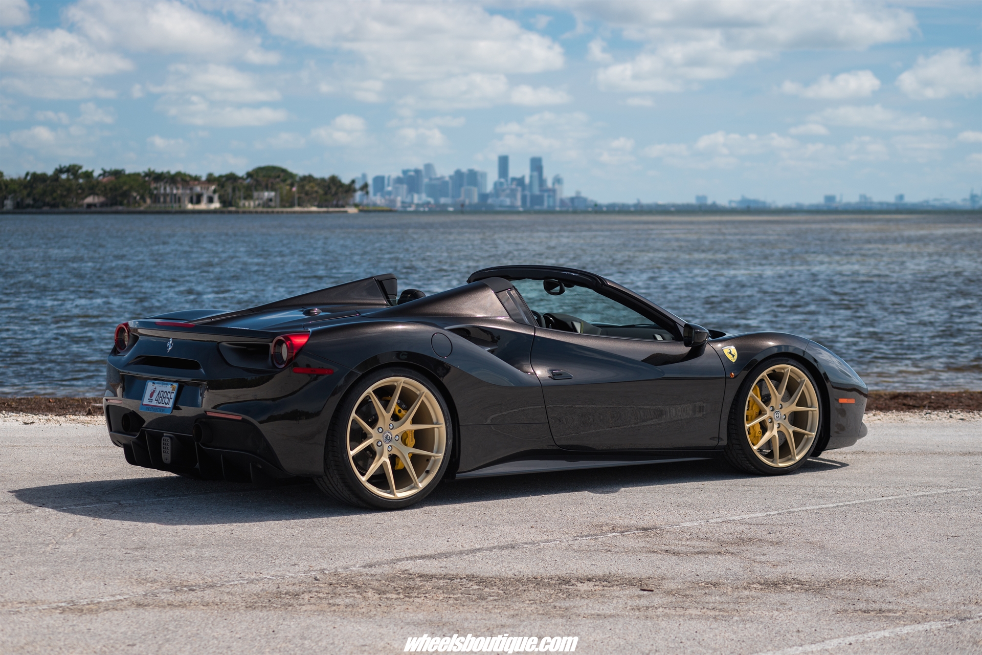 Ferrari 488 Spider | Nero | on HRE P101 | Frozen Brushed Gold