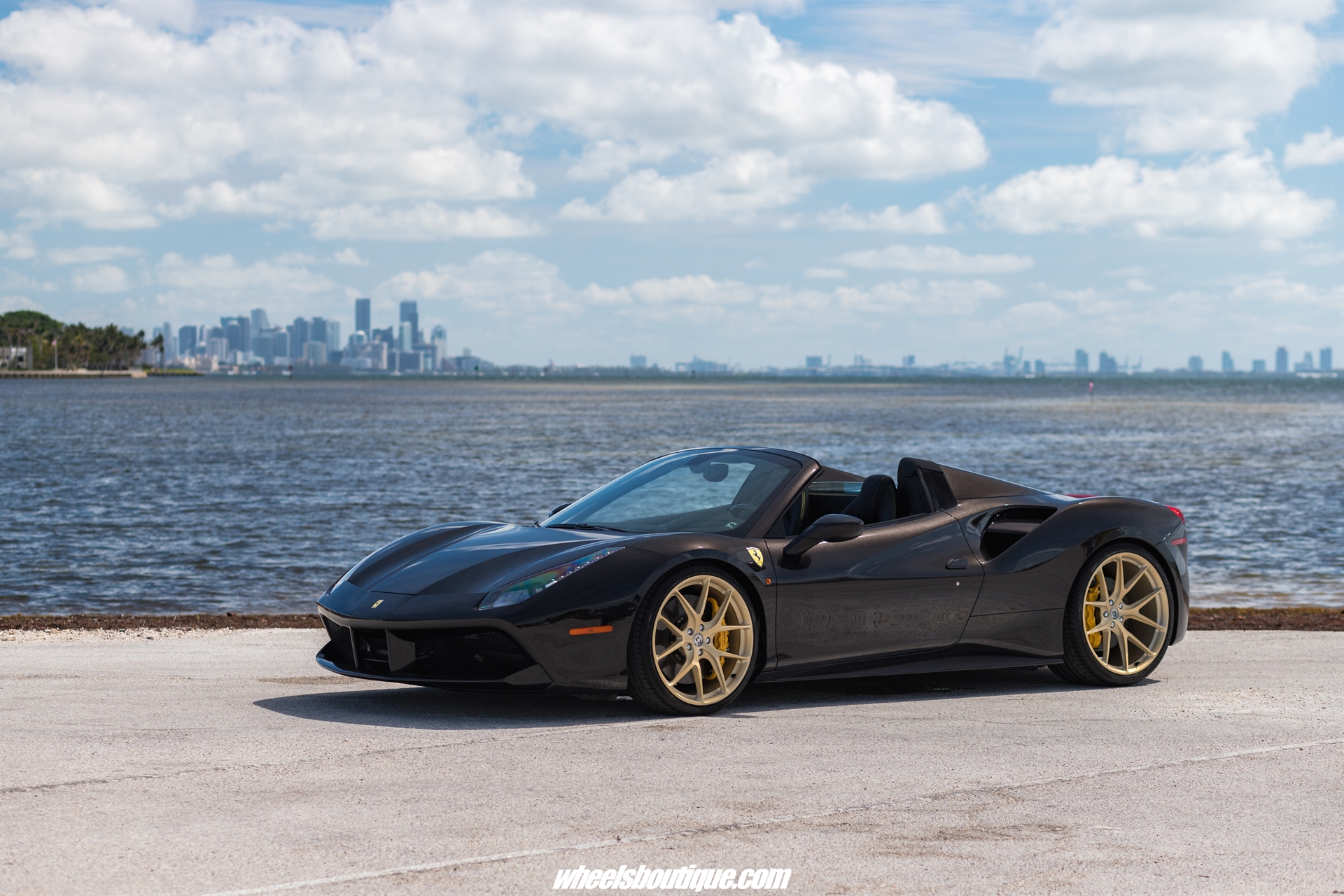 Ferrari 488 Spider | Nero | on HRE P101 | Frozen Brushed Gold