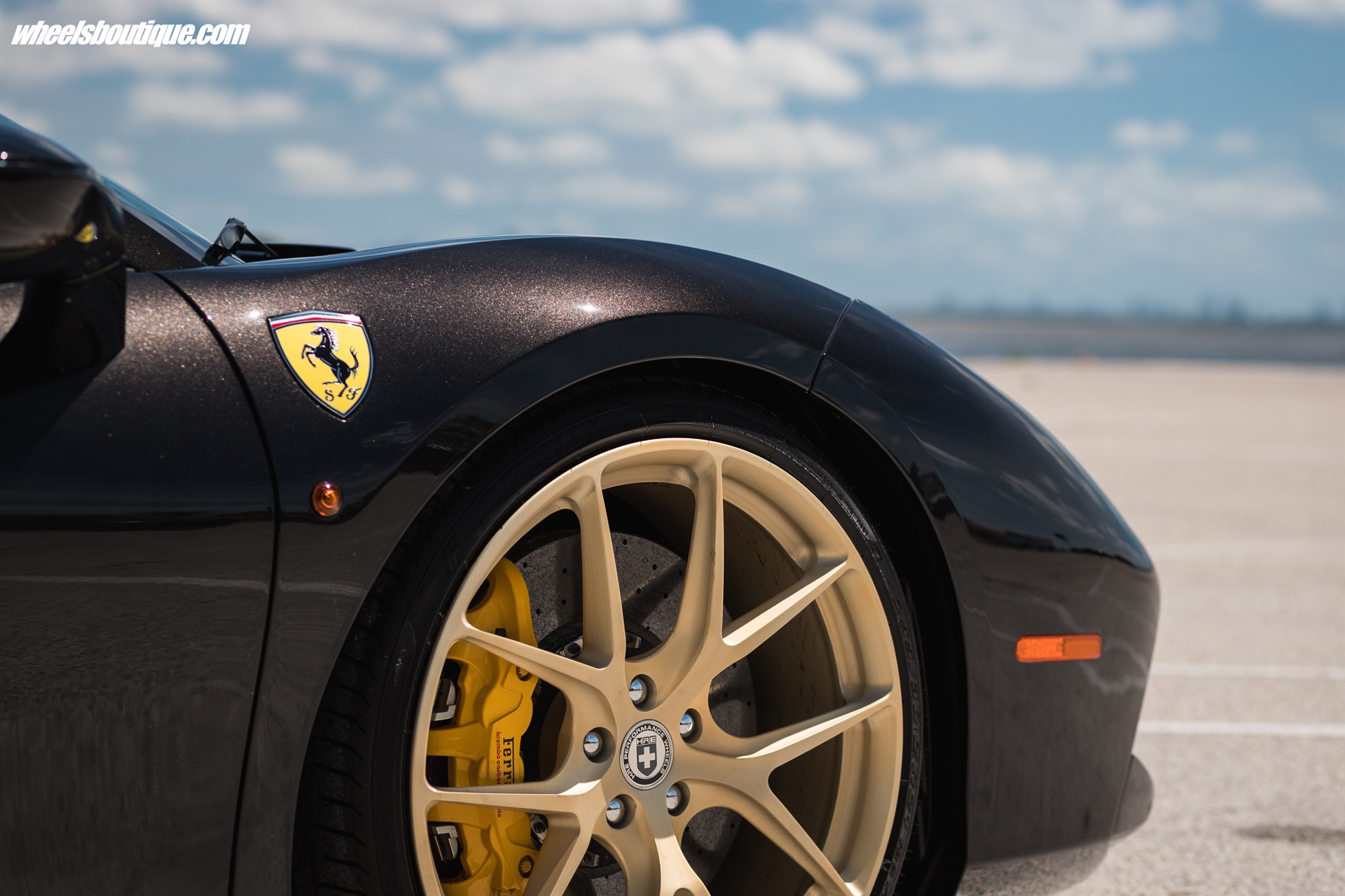 Ferrari 488 Spider | Nero | on HRE P101 | Frozen Brushed Gold