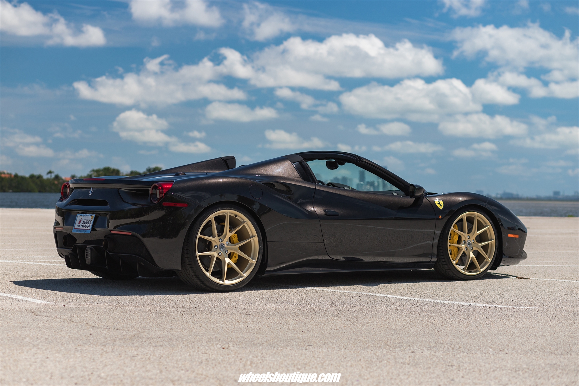 Ferrari 488 Spider | Nero | on HRE P101 | Frozen Brushed Gold