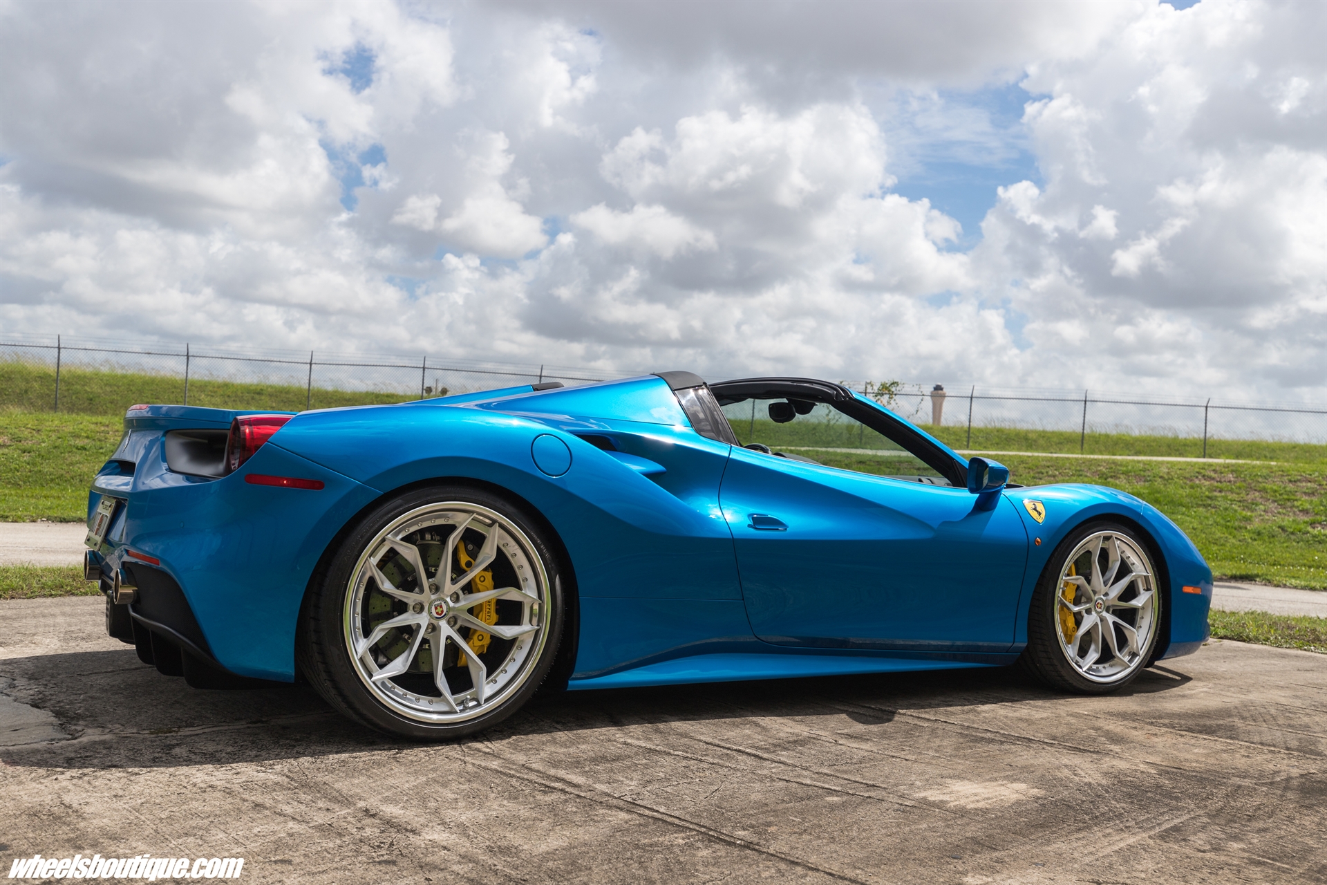 Ferrari 488 Spider | Blu Corza | on HRE S201 | Brushed Clear