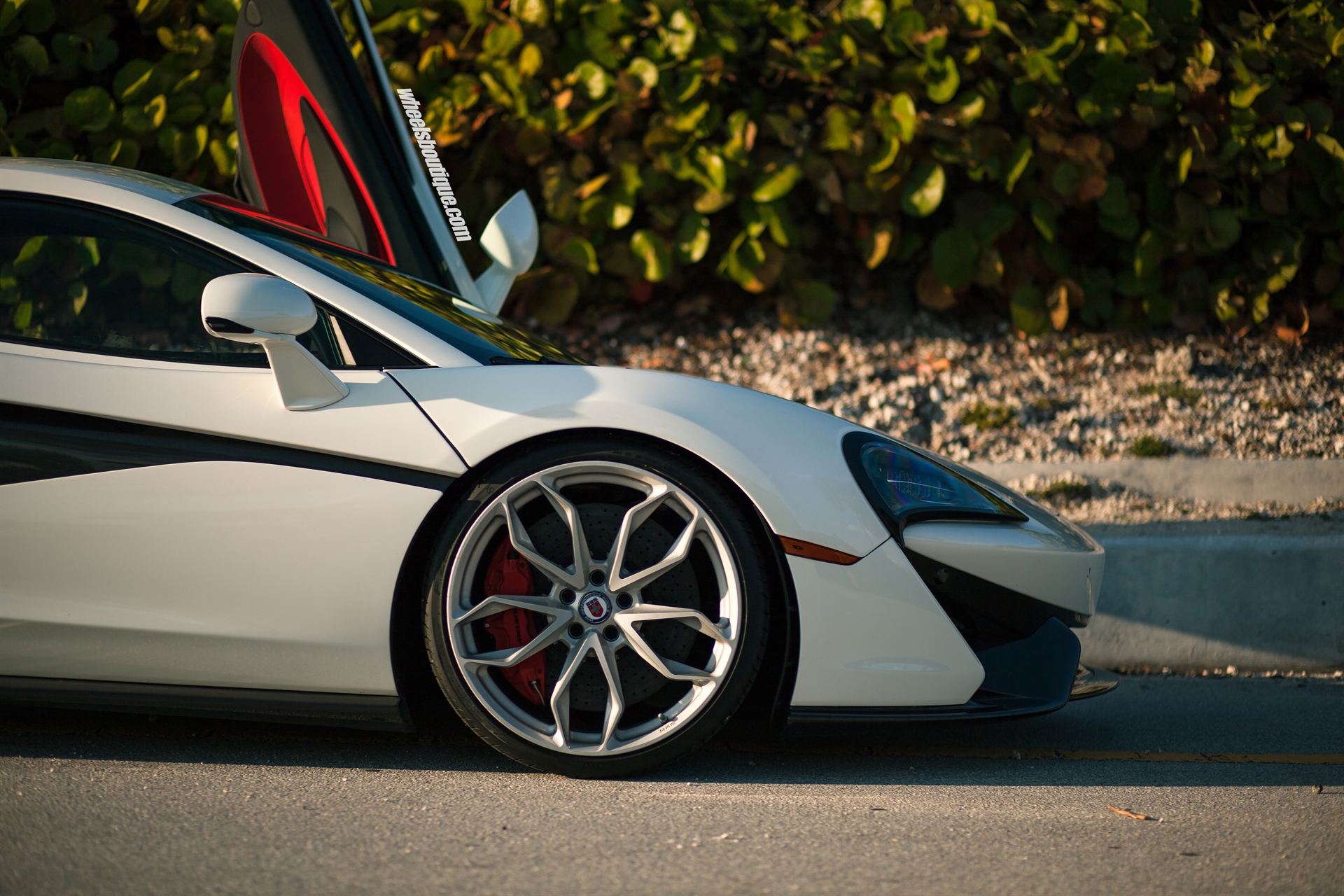 HRE P201 w/ Novitec Full Carbon Aero Kit | Mclaren 570S