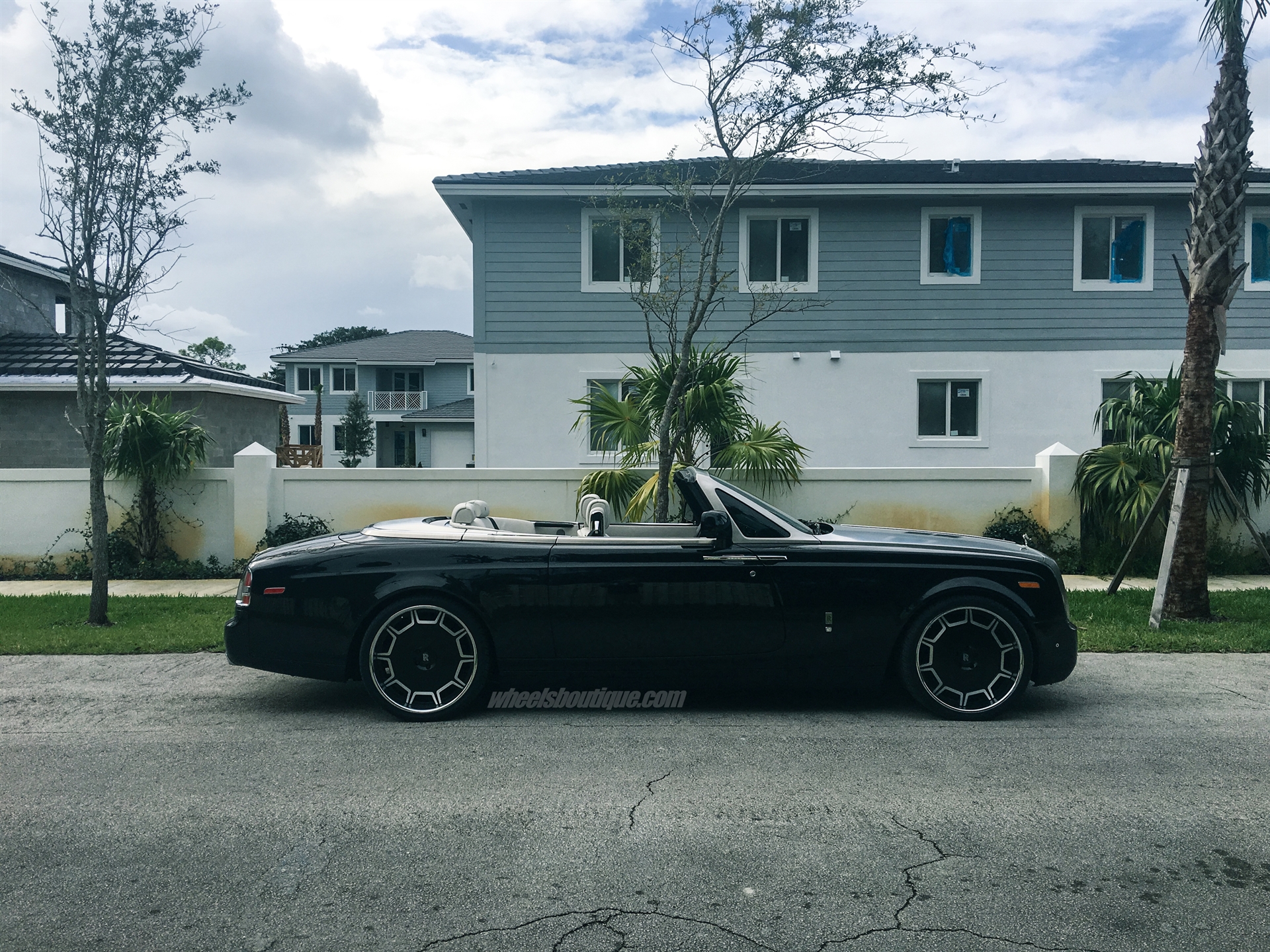 Giovanna Barbados | Rolls Royce Drophead Coupe