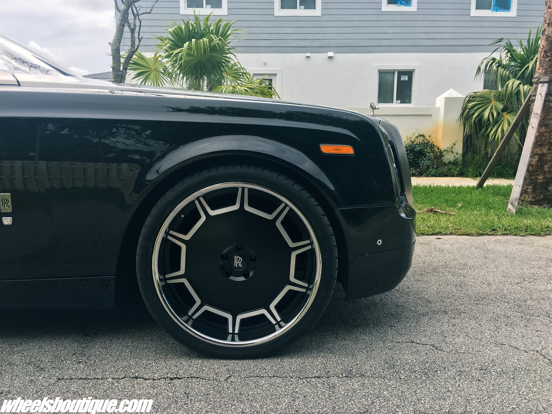 Giovanna Barbados | Rolls Royce Drophead Coupe