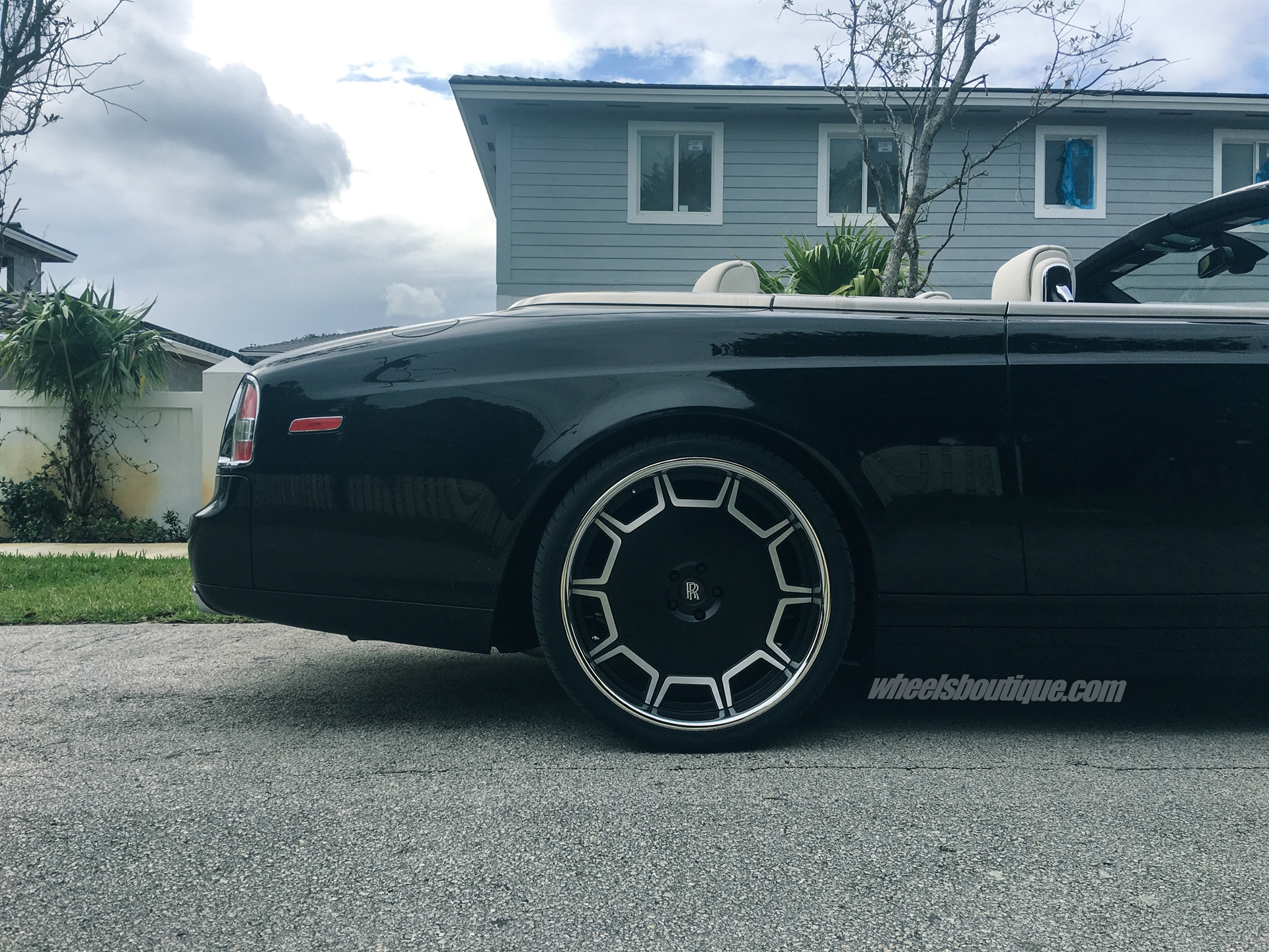 Giovanna Barbados | Rolls Royce Drophead Coupe