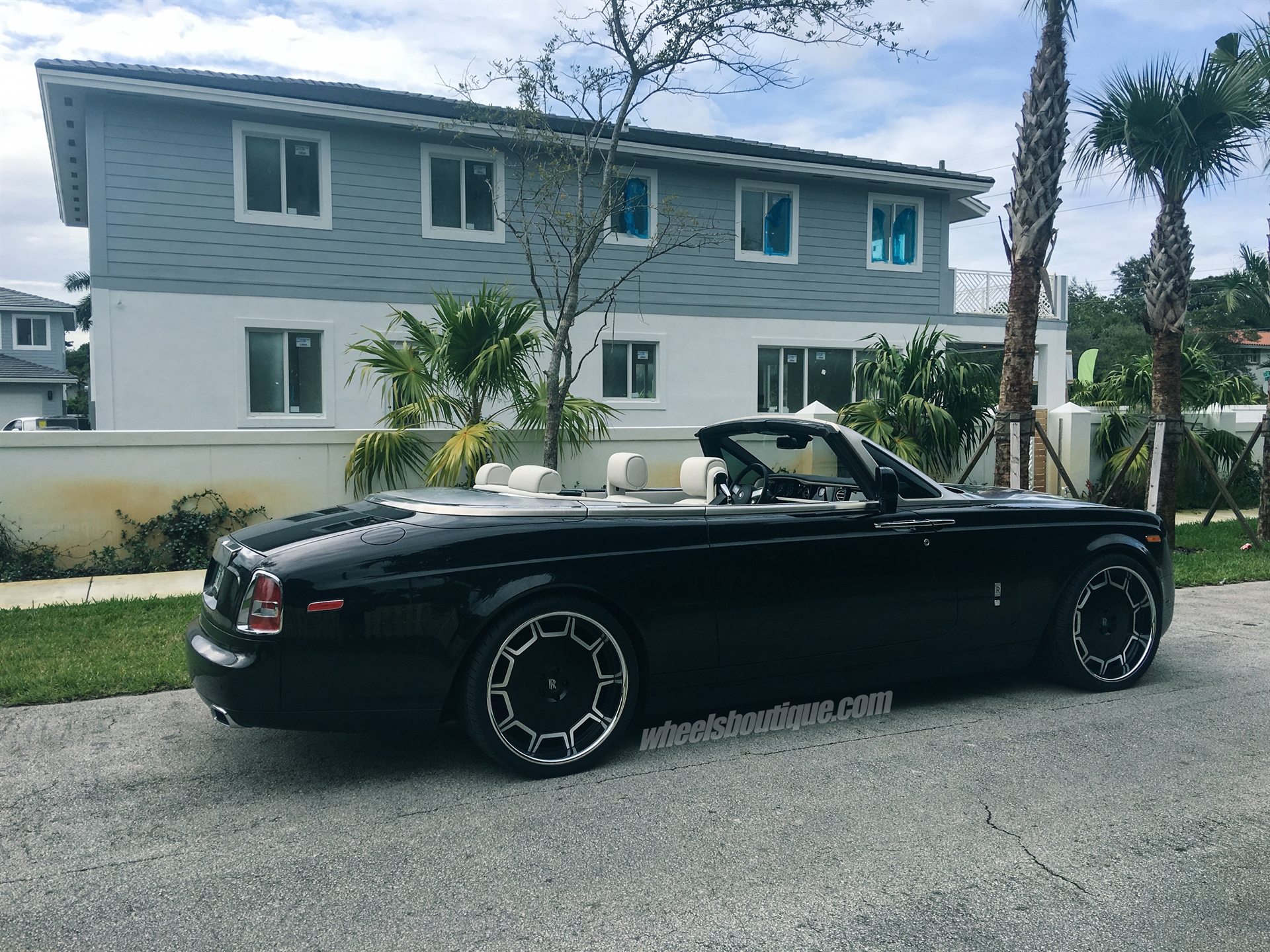 Giovanna Barbados | Rolls Royce Drophead Coupe