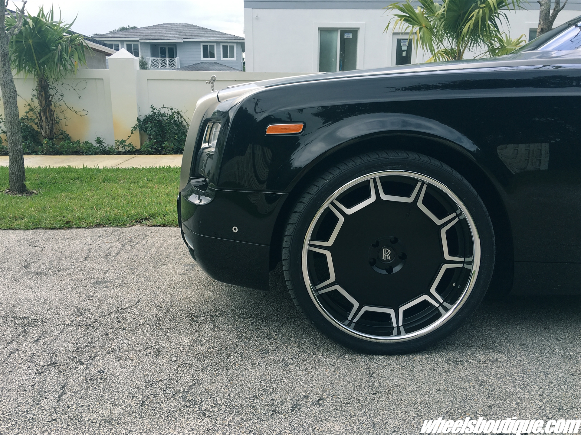 Giovanna Barbados | Rolls Royce Drophead Coupe
