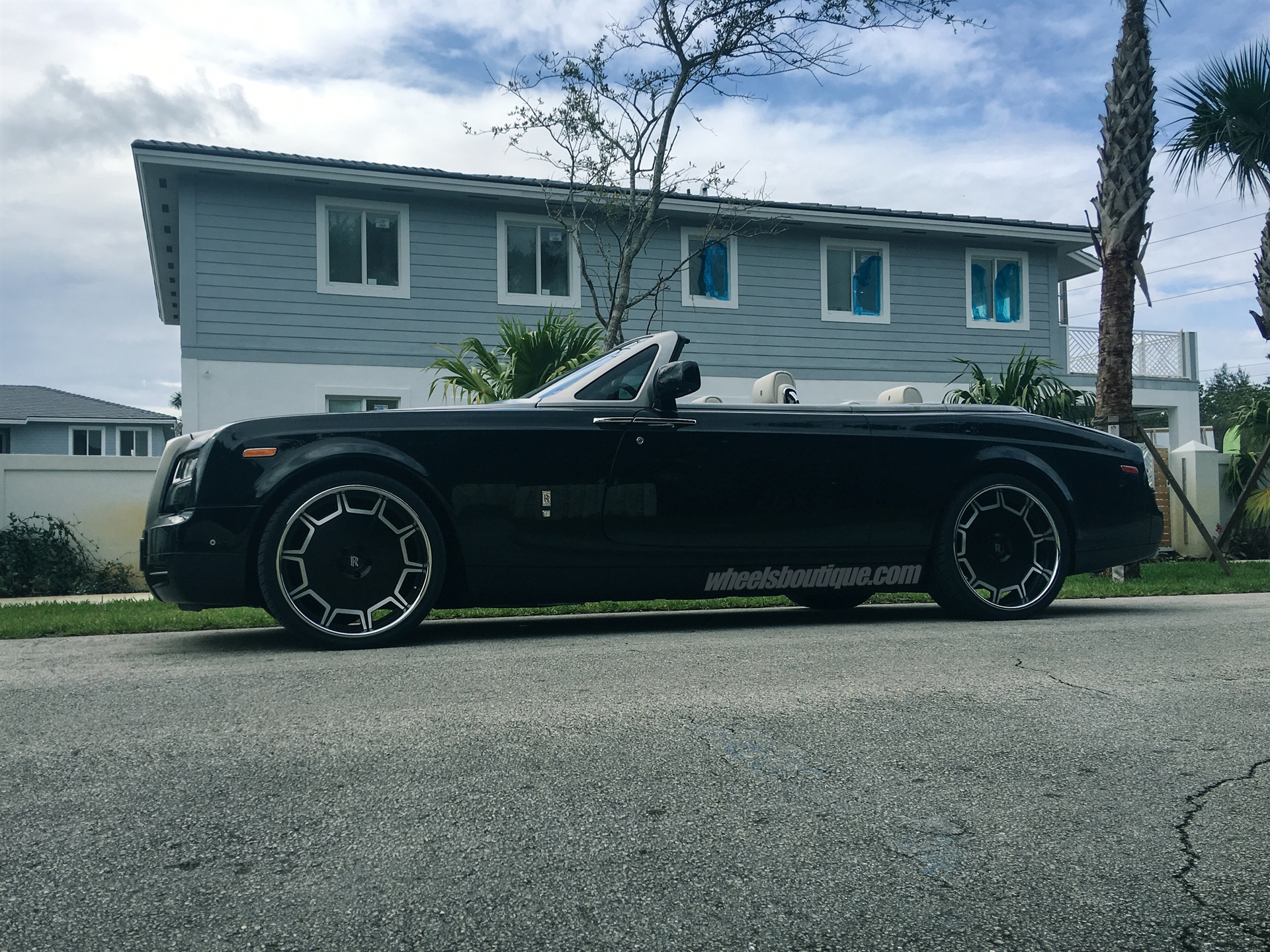 Giovanna Barbados | Rolls Royce Drophead Coupe