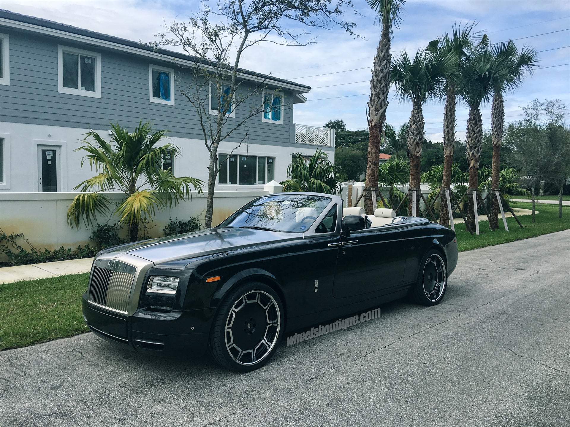 Giovanna Barbados | Rolls Royce Drophead Coupe