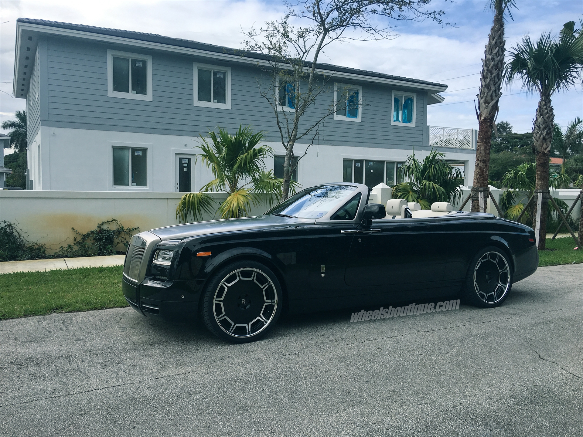 Giovanna Barbados | Rolls Royce Drophead Coupe