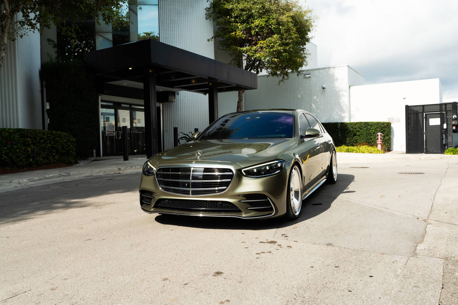 Merecedes Benz W223 S580 | on Avant Garde  AGL93 | Polished Clear