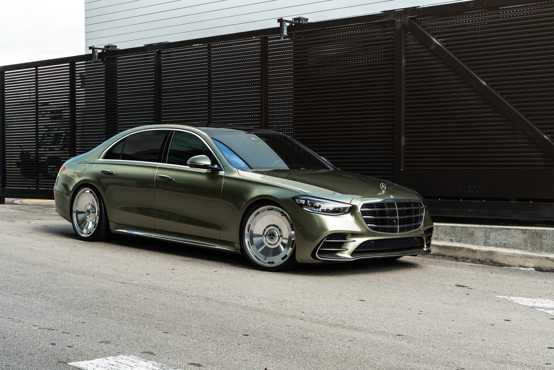 Merecedes Benz W223 S580 | on Avant Garde  AGL93 | Polished Clear