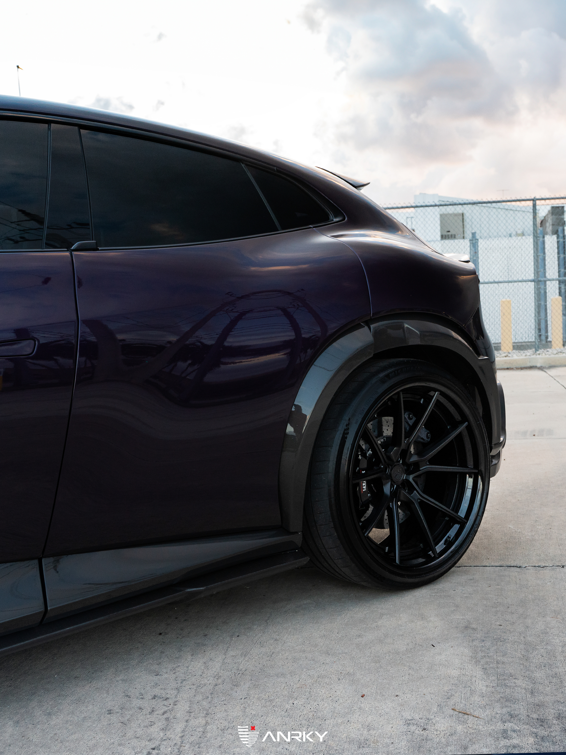 RNG Purosangue | Hong Kong Viola | on ANRKY AN31 | Satin Black