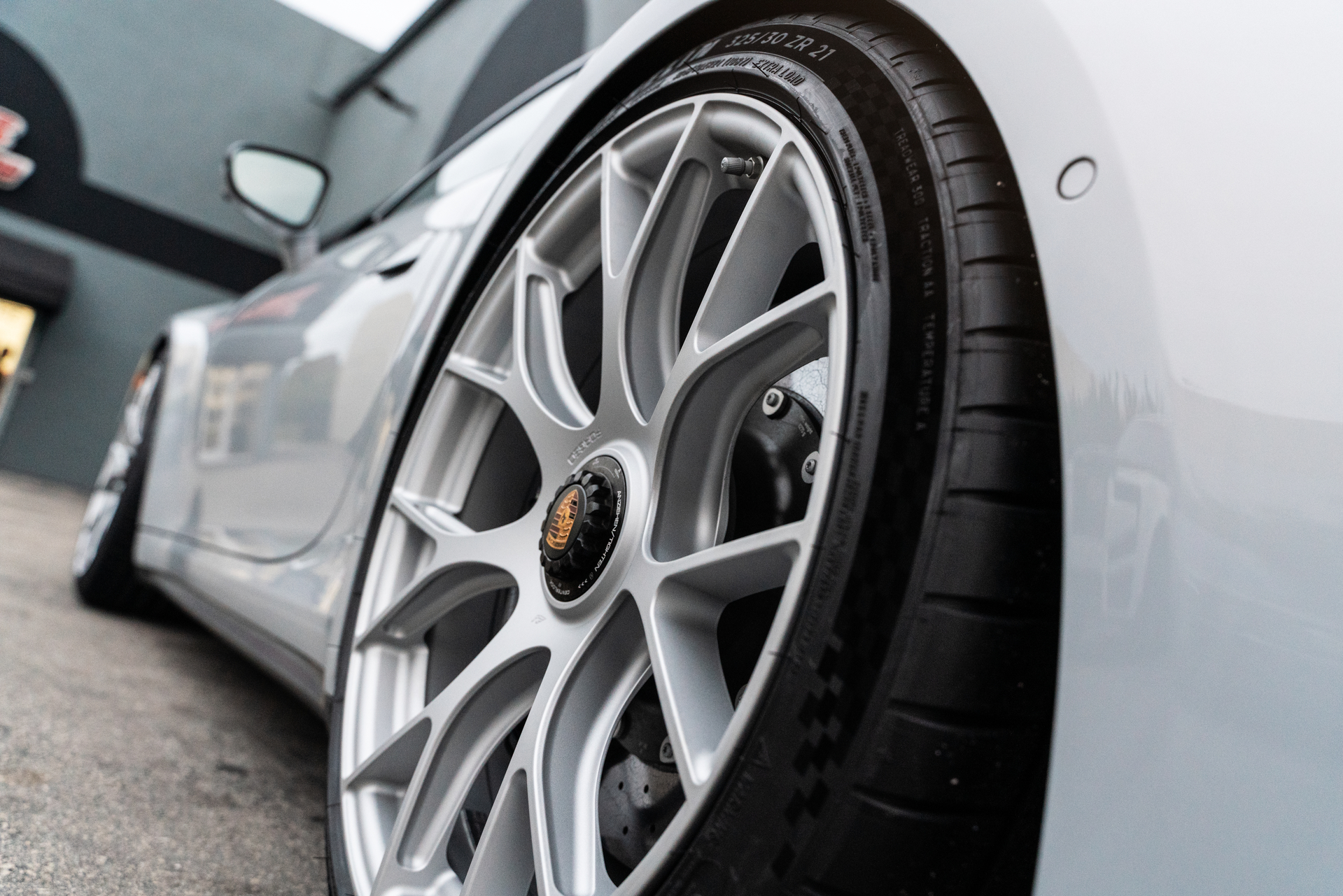 Porsche 992.2 GTS | Carerra White | on iPE 520M Magnesium Wheels | Satin Silver