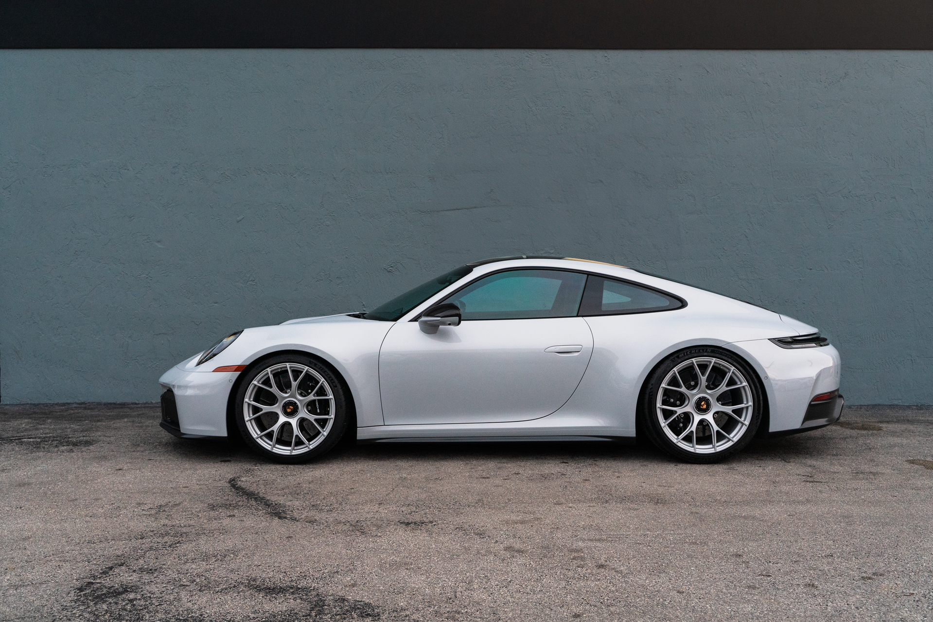 Porsche 992.2 GTS | Carerra White | on iPE 520M Magnesium Wheels | Satin Silver