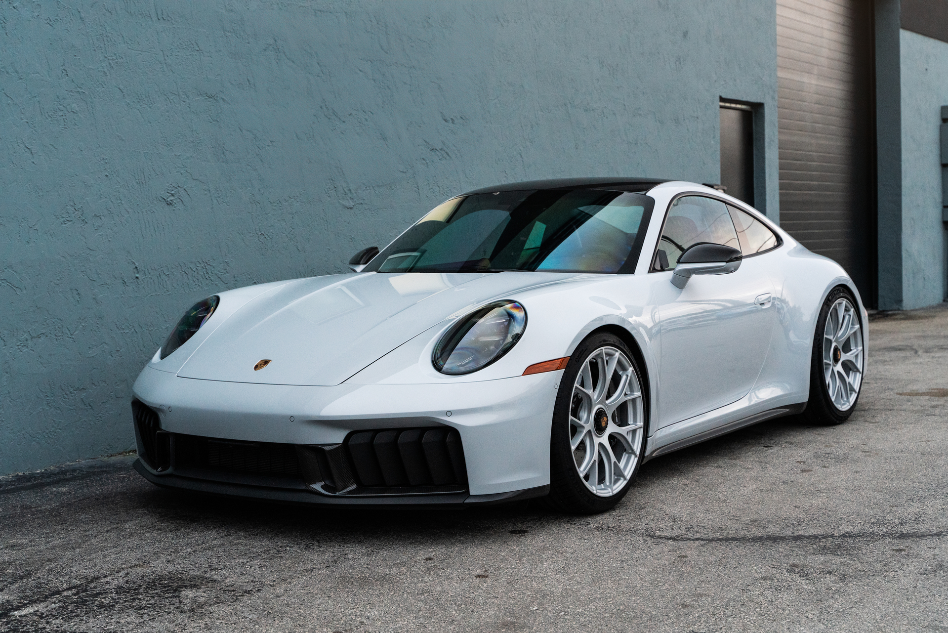 Porsche 992.2 GTS | Carerra White | on iPE 520M Magnesium Wheels | Satin Silver